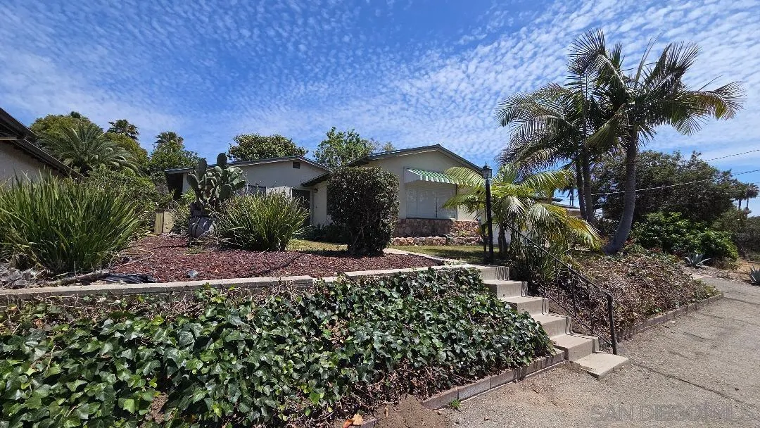 https://cdn.realtyfeed.com/cdn/127/260010836/c7e2d07347bb0decc699b07ee936afea.webp