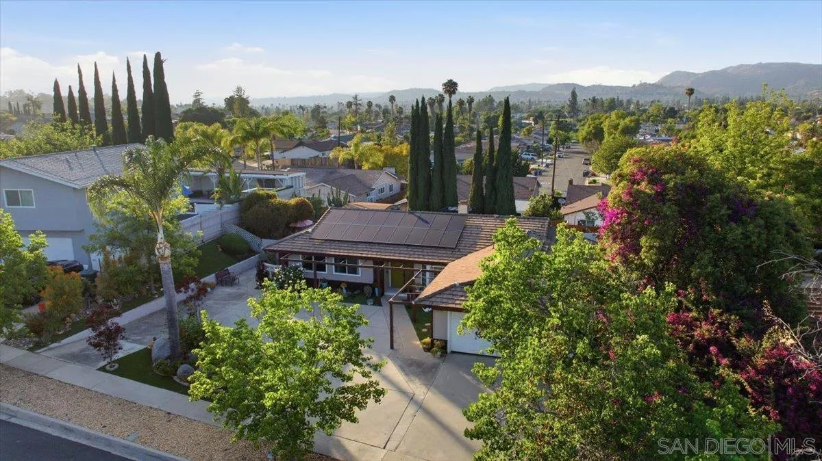 https://cdn.realtyfeed.com/cdn/127/260010839/2403266f0ff765e54c4331562412c863.webp
