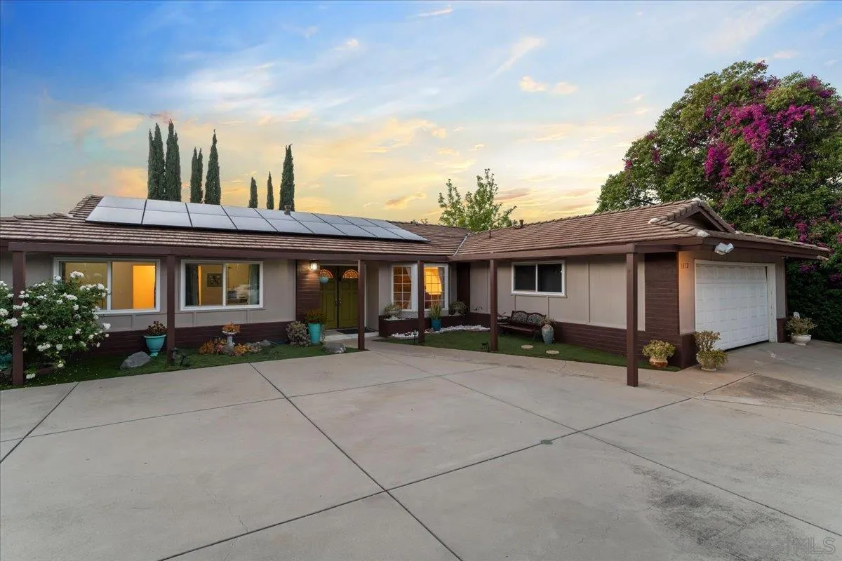 https://cdn.realtyfeed.com/cdn/127/260010839/2e82b3405646f8bc5167cb2bcb4dcb78.webp