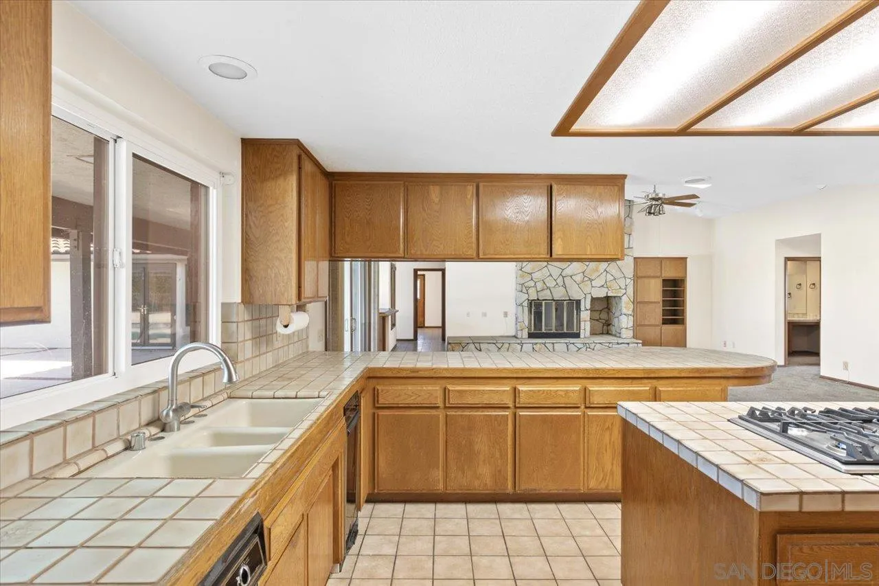 https://cdn.realtyfeed.com/cdn/127/260010840/275c5cbf3668d379a7331ba04624b7b4.webp