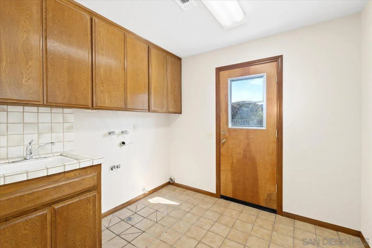 https://cdn.realtyfeed.com/cdn/127/260010840/39bf2bcab760b7152b200ed0137cbe7f.webp