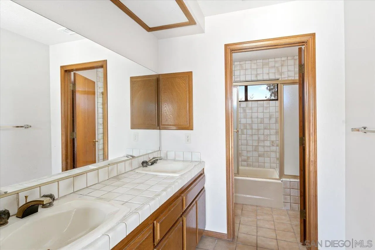 https://cdn.realtyfeed.com/cdn/127/260010840/4383ee32cc8ac001a8b181aa34860e78.webp