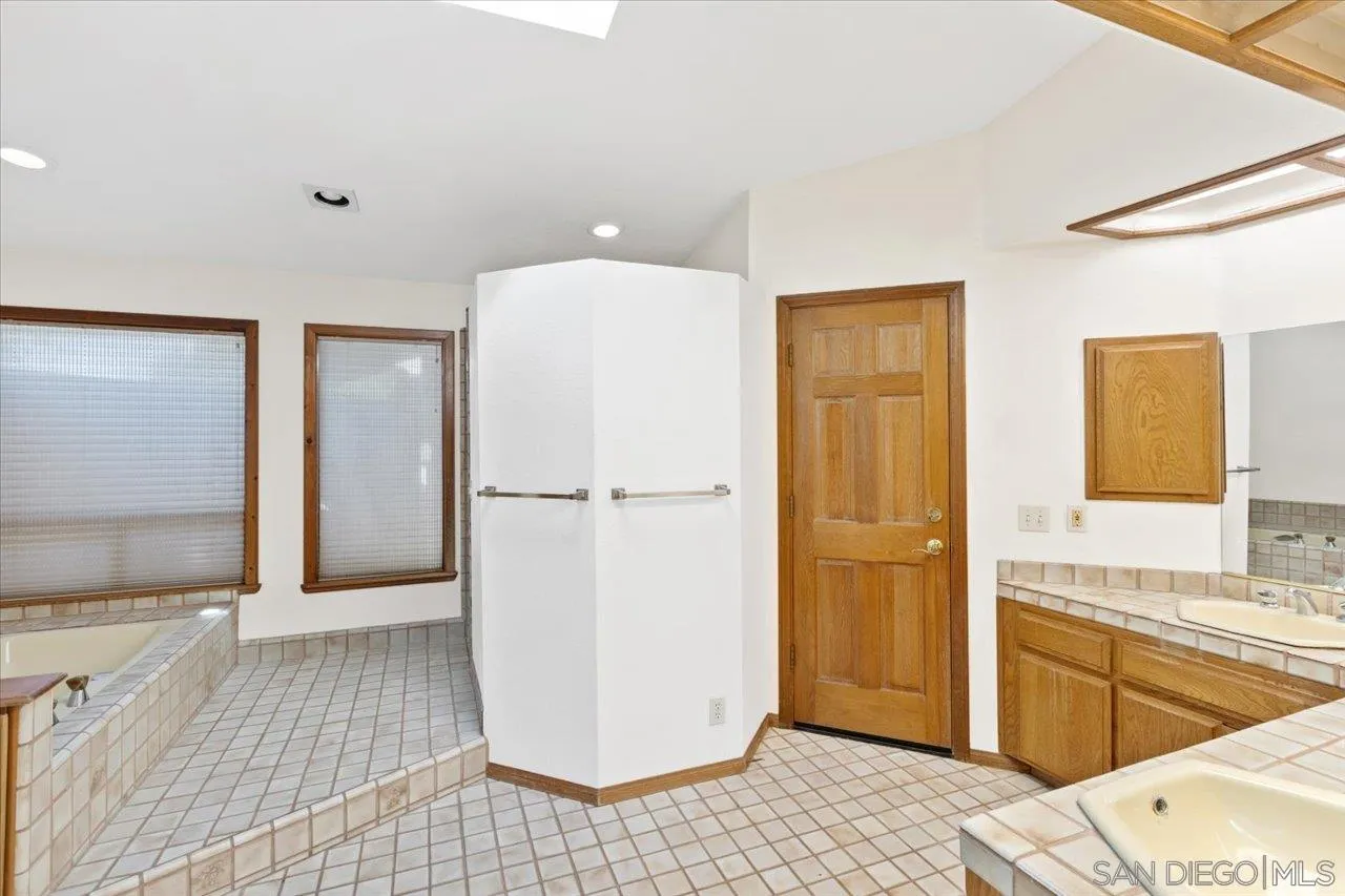 https://cdn.realtyfeed.com/cdn/127/260010840/4bcb04dcb3693d5e559435a73650bc12.webp