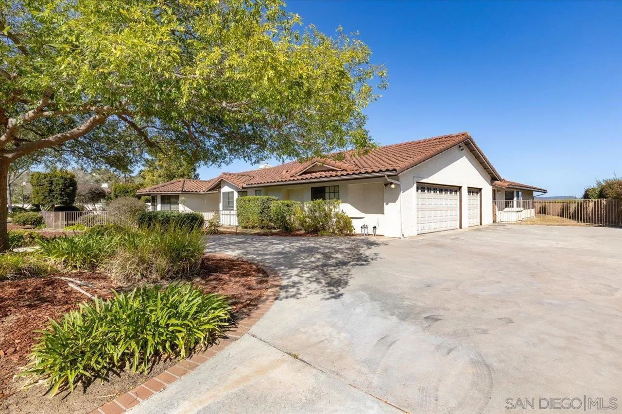https://cdn.realtyfeed.com/cdn/127/260010840/51d0093e8c7278367789ca7232f1d1ef.webp