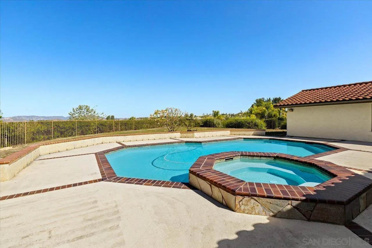 https://cdn.realtyfeed.com/cdn/127/260010840/7d1d51653d7ae512c580f5128aafdee8.webp