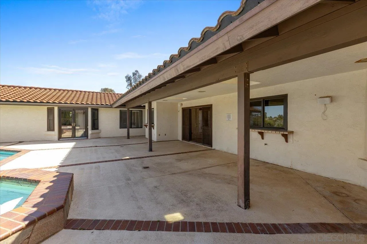 https://cdn.realtyfeed.com/cdn/127/260010840/e1ed71a3a12eafee77e7913b9a8480ab.webp