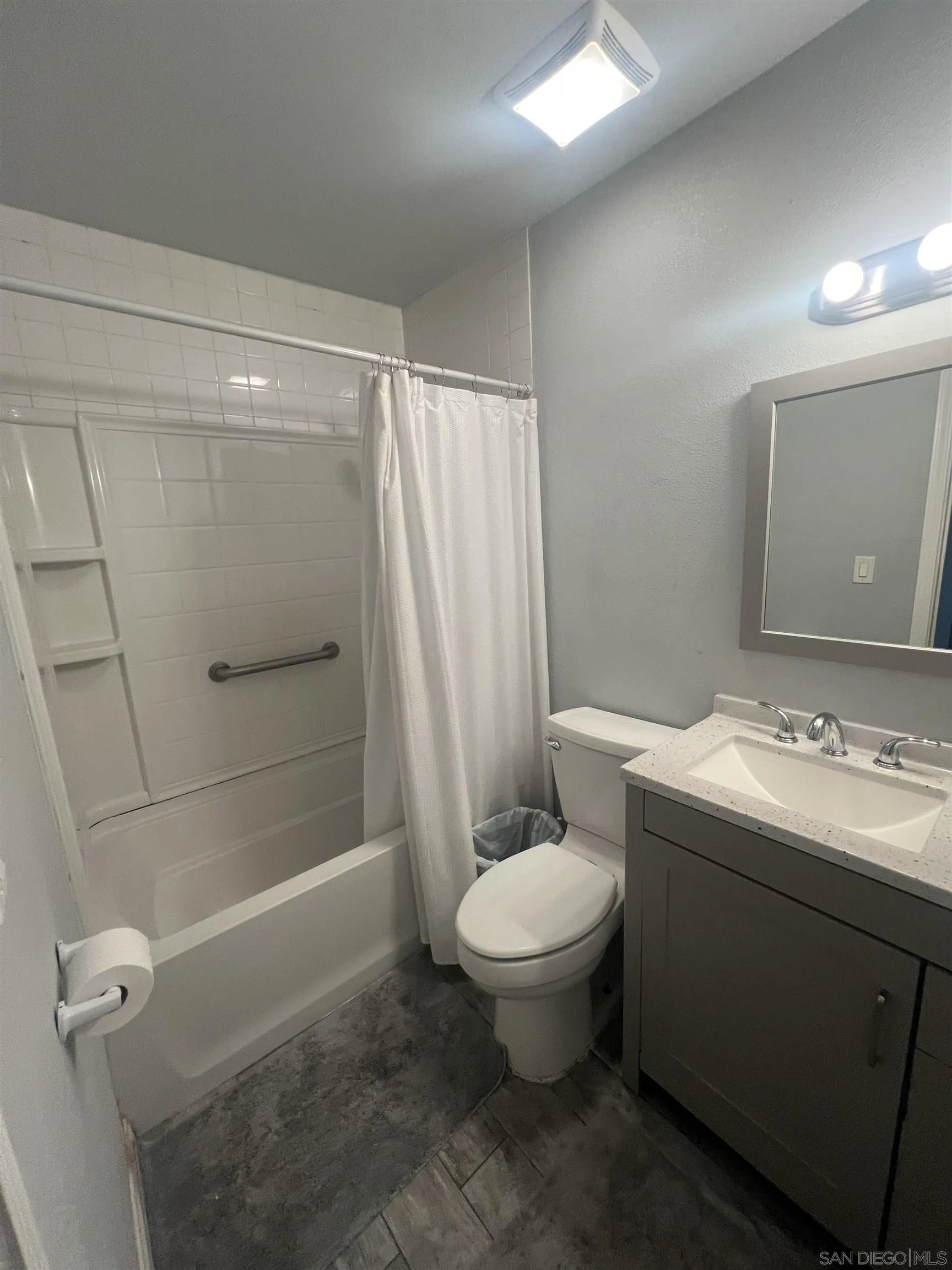 https://cdn.realtyfeed.com/cdn/127/260010849/fc6f041ef0363bae1df90bf961cd542c.webp