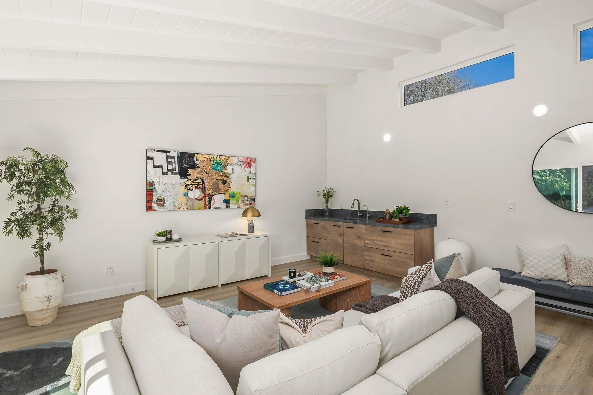 https://cdn.realtyfeed.com/cdn/127/260010850/00100989fea6c76385a3de2e9f495ddf.webp