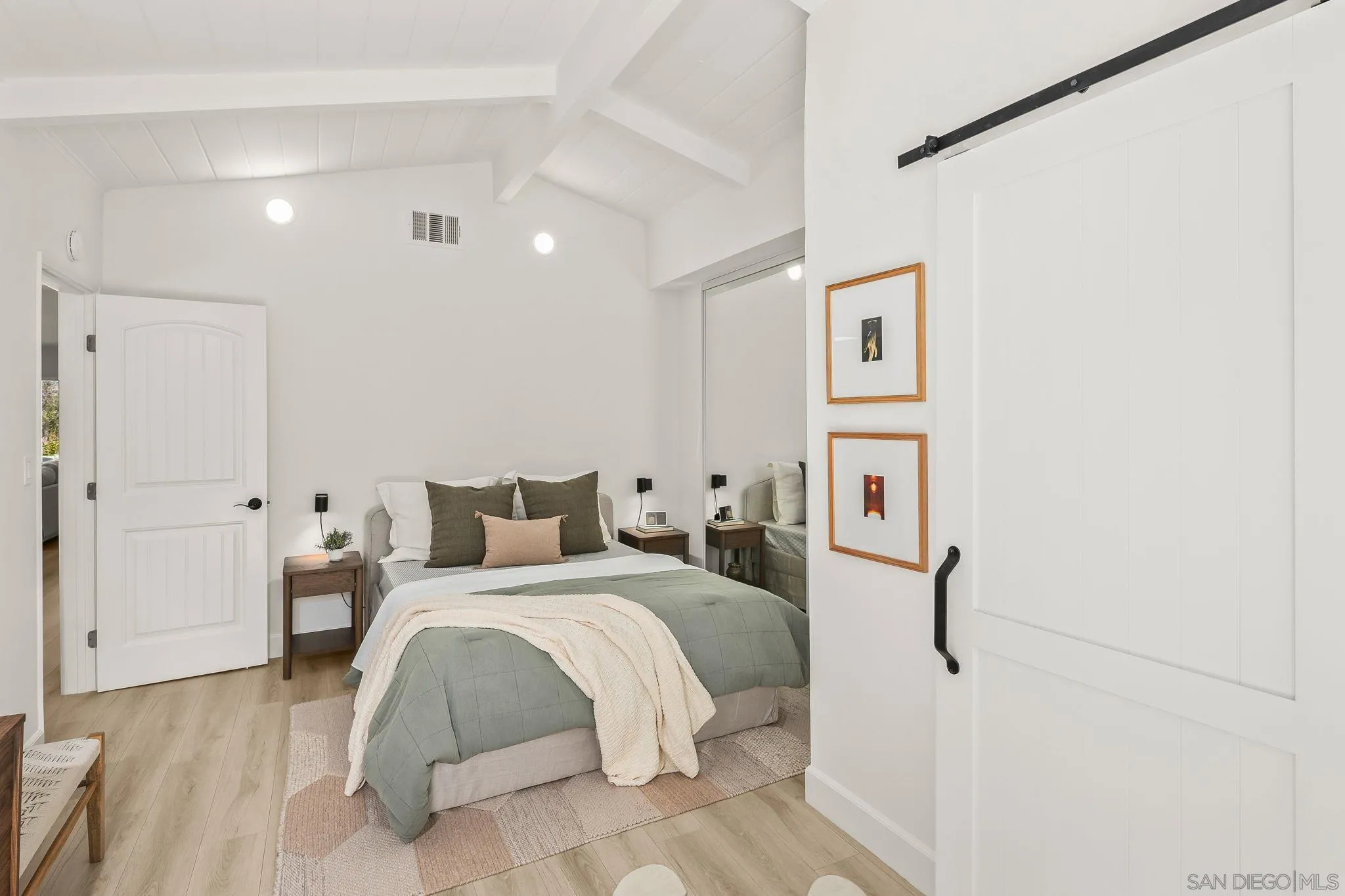 https://cdn.realtyfeed.com/cdn/127/260010850/1e2e9764a12604d40cb8126ed384bb1d.webp