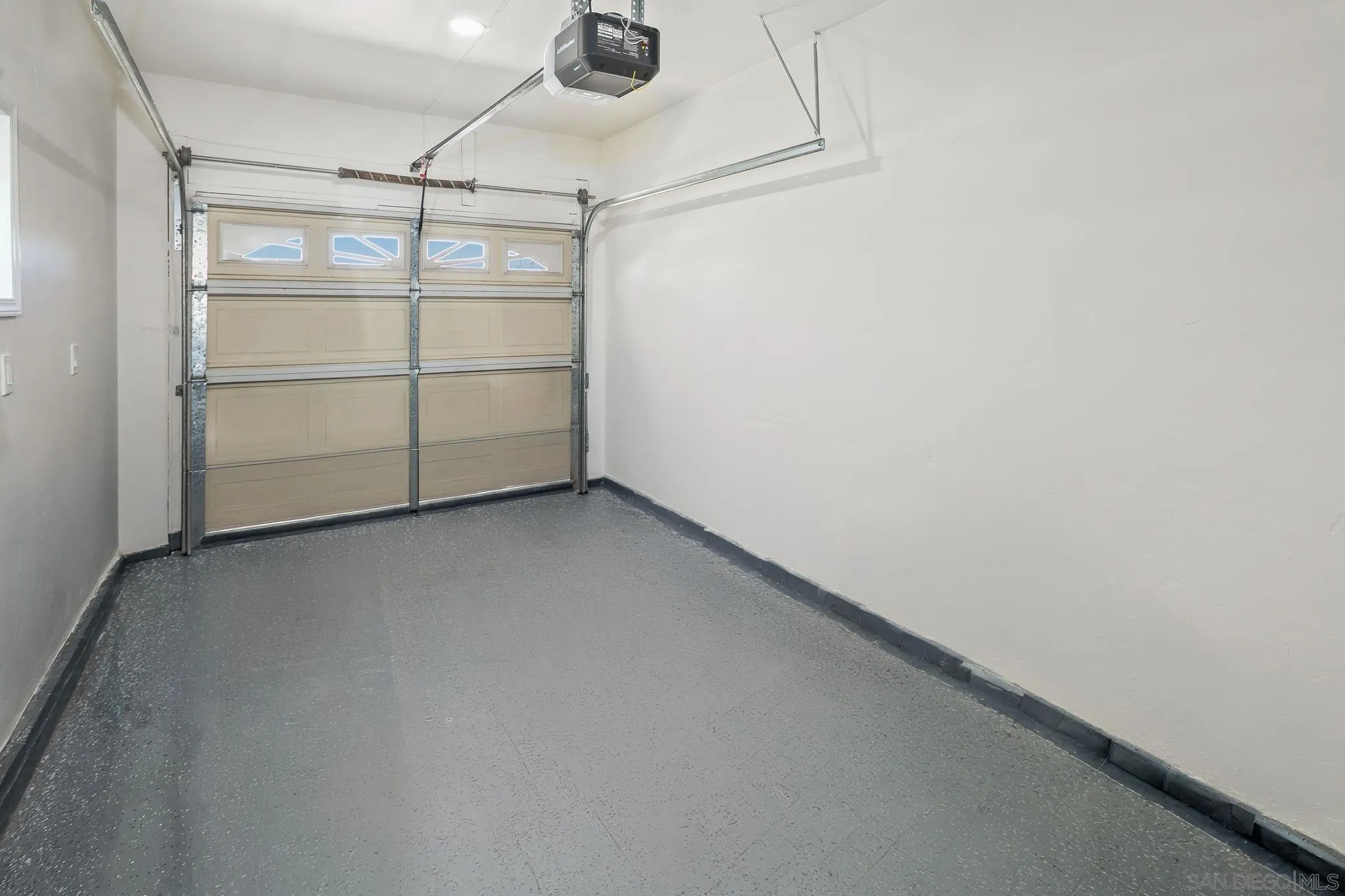 https://cdn.realtyfeed.com/cdn/127/260010850/4644537d782864e6d5610c0930740981.webp