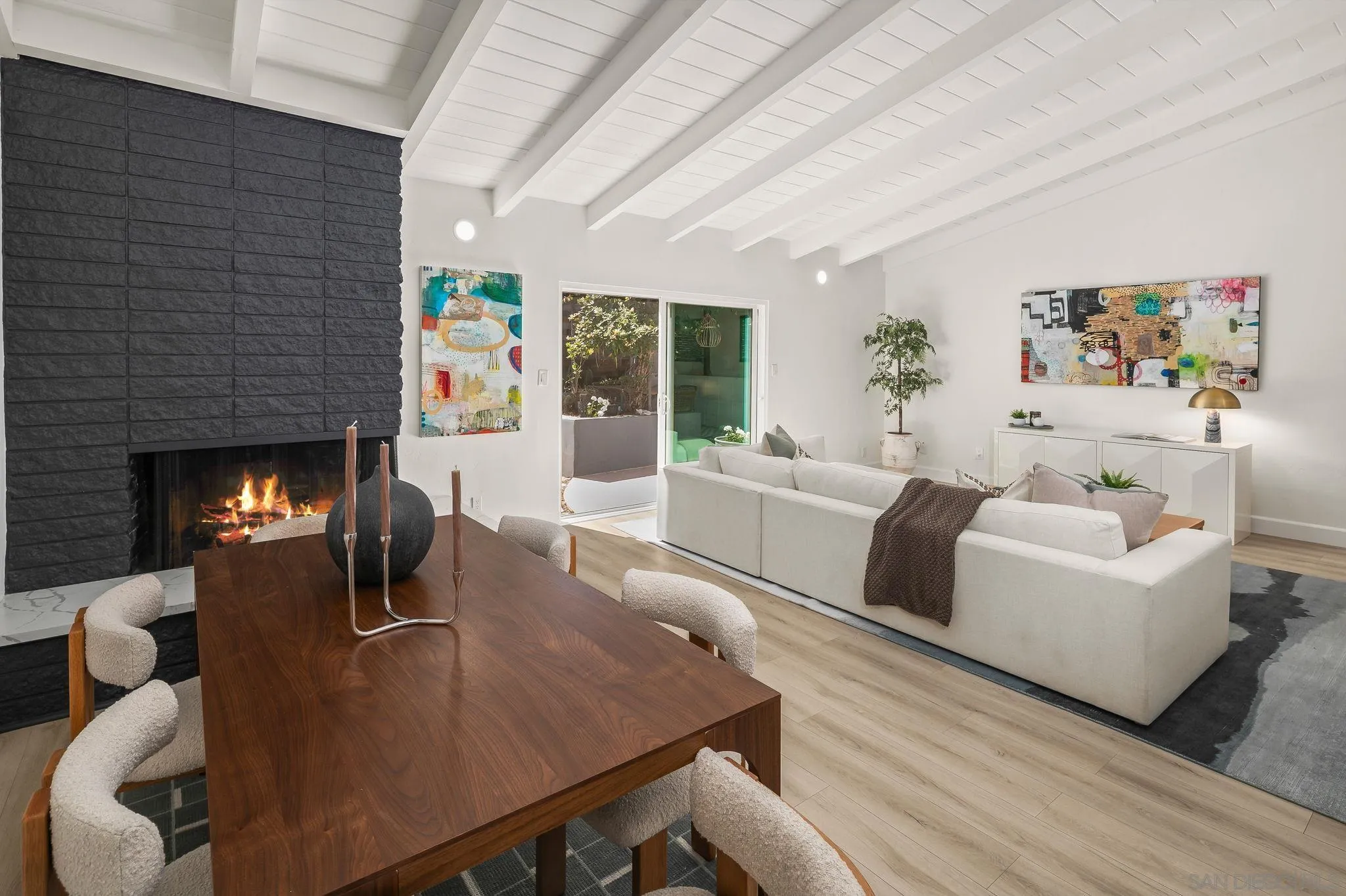 https://cdn.realtyfeed.com/cdn/127/260010850/97afc3afba766a5cc9f01ca9fdb6fe27.webp