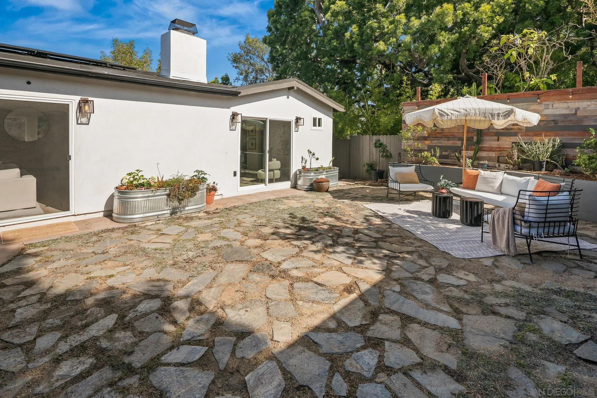https://cdn.realtyfeed.com/cdn/127/260010850/9d383712f0f9fa8933091e72cfa69606.webp