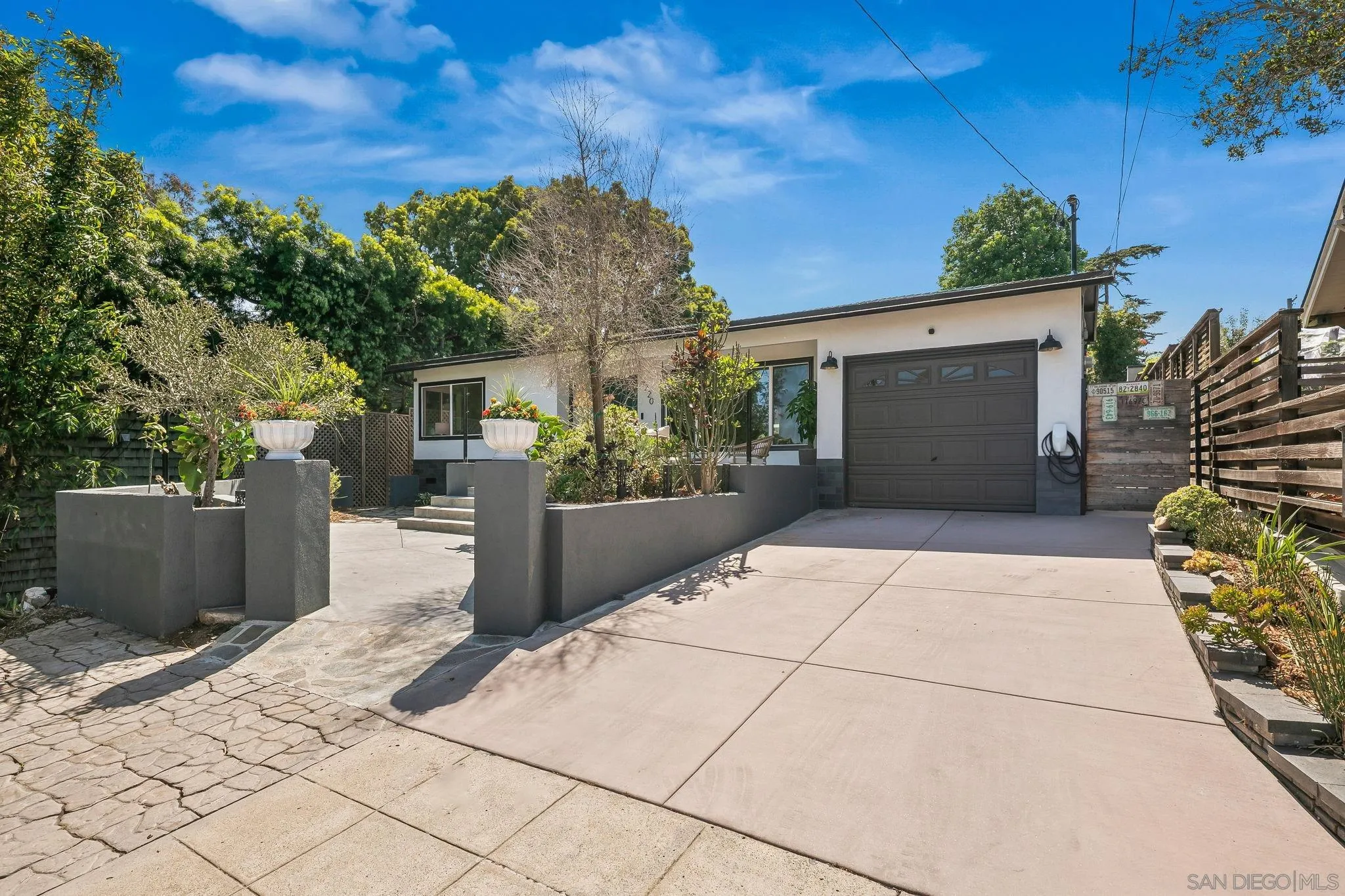 https://cdn.realtyfeed.com/cdn/127/260010850/b72063762a757bc6c73513b071fc256b.webp