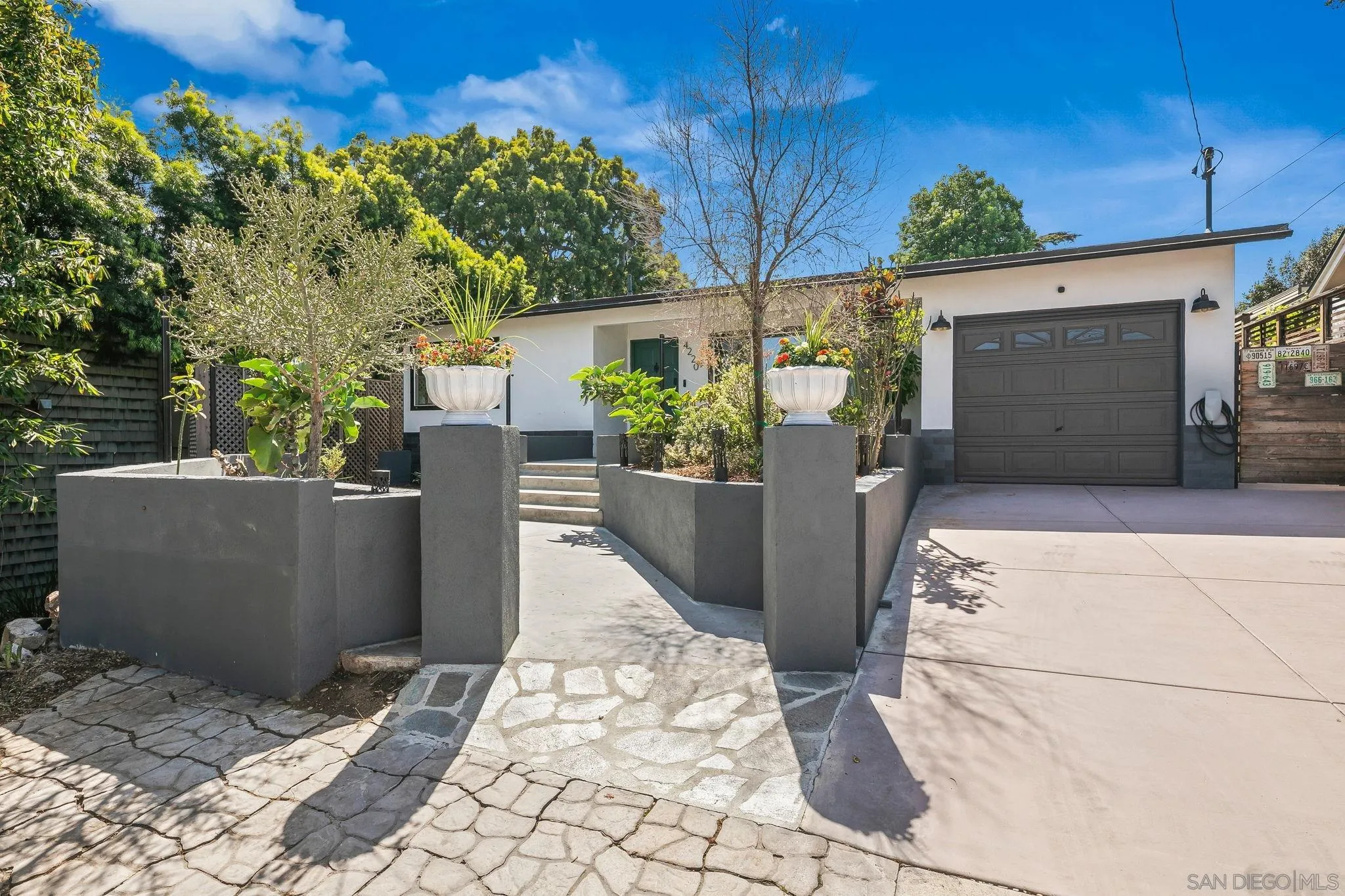https://cdn.realtyfeed.com/cdn/127/260010850/c81103584066485106bd9701fd776dd5.webp