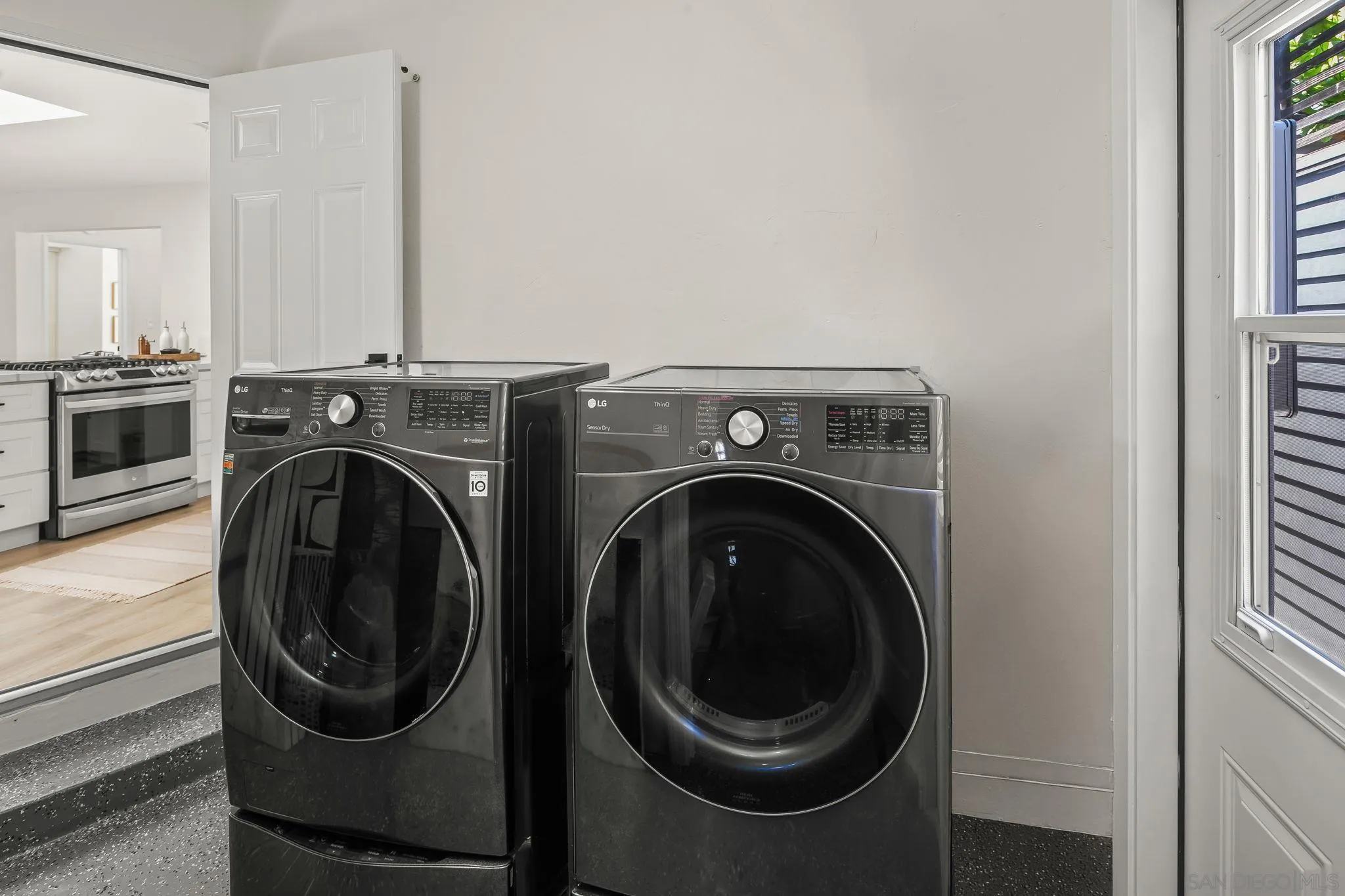 https://cdn.realtyfeed.com/cdn/127/260010850/d669d63f72543e732c4474517b78e1a2.webp