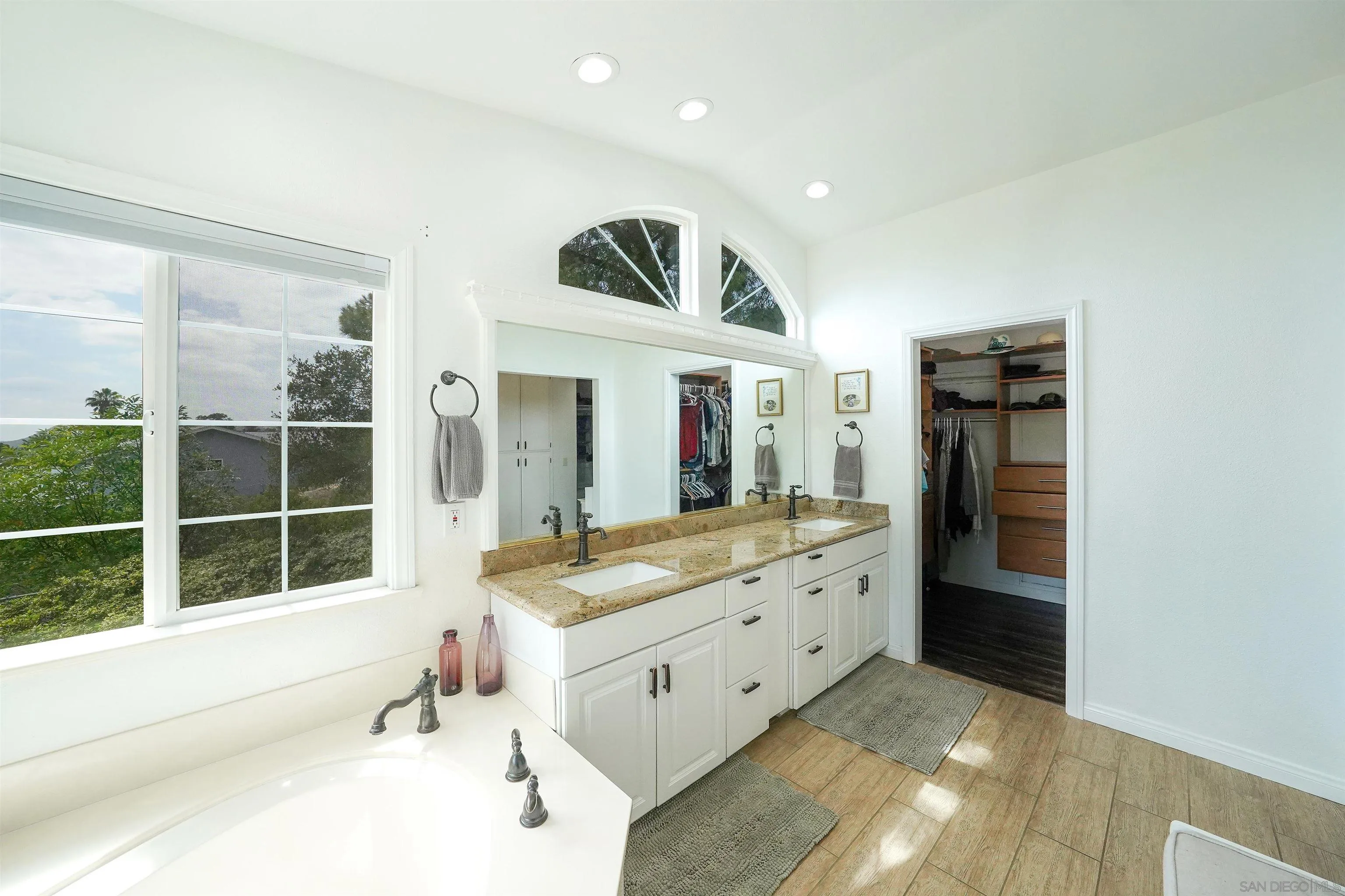 https://cdn.realtyfeed.com/cdn/127/260010853/04a264c31b8a62d1b1e0142f2c11cb77.webp