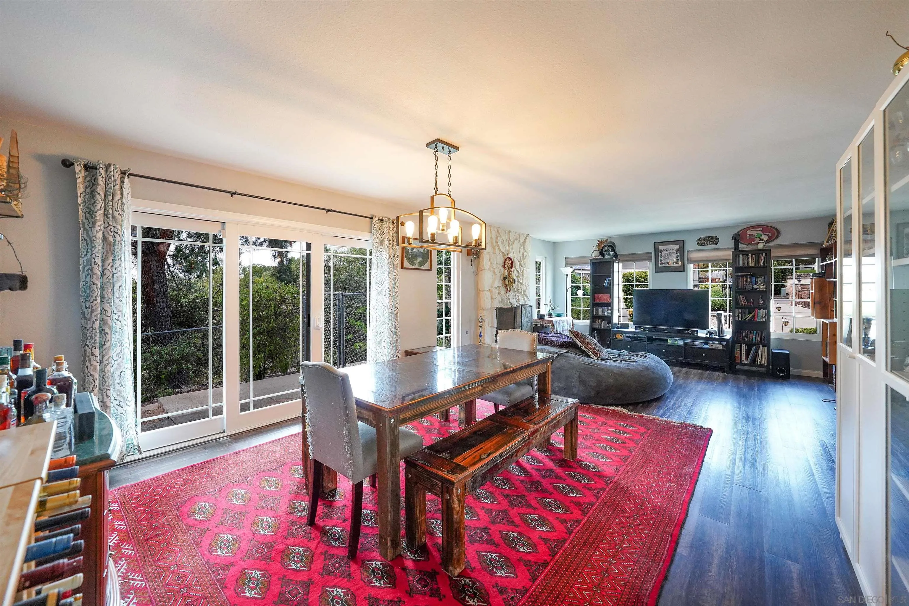 https://cdn.realtyfeed.com/cdn/127/260010853/215a0a9b968d943097c997a474071478.webp