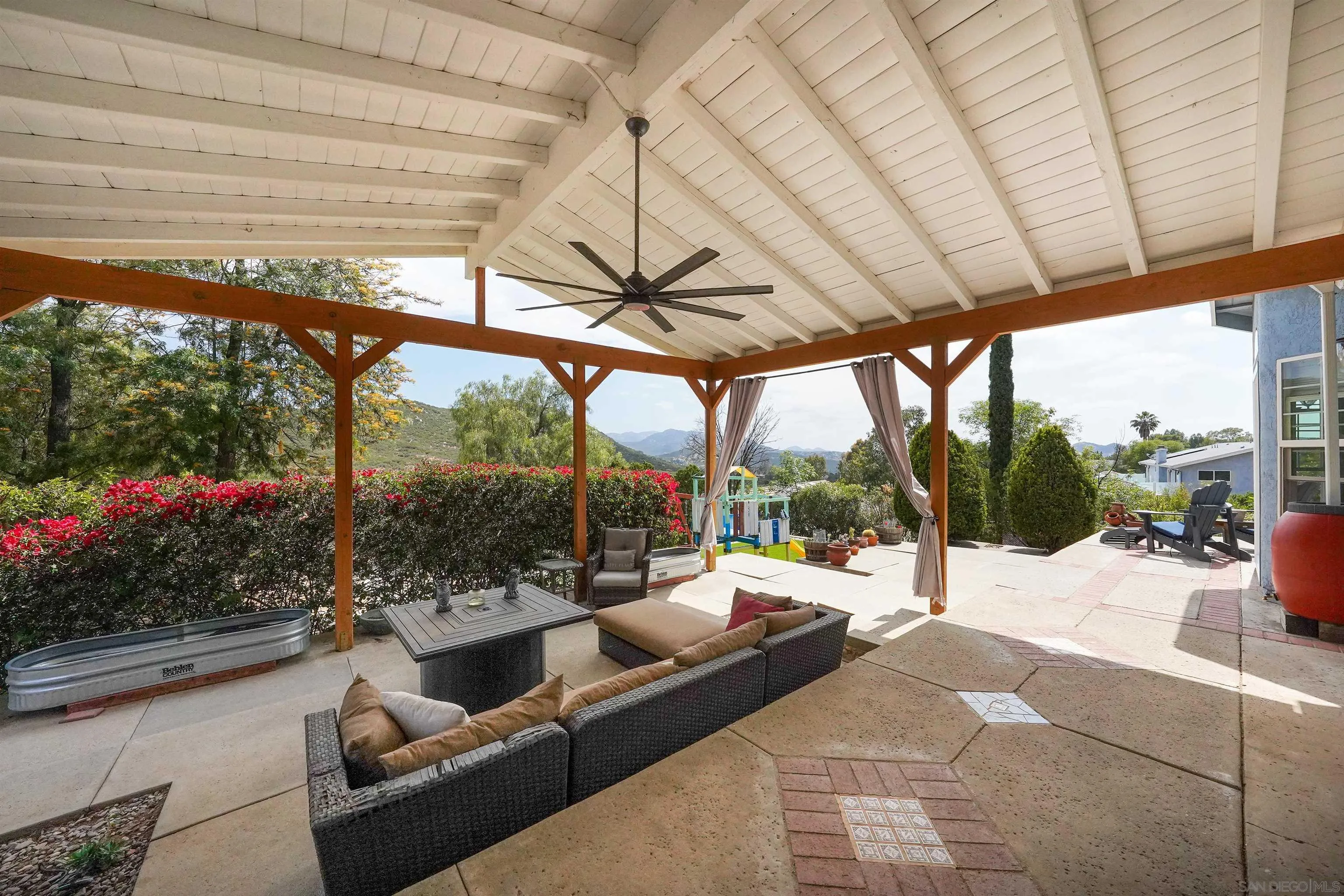https://cdn.realtyfeed.com/cdn/127/260010853/582d52e388e332dd15badad234aec981.webp