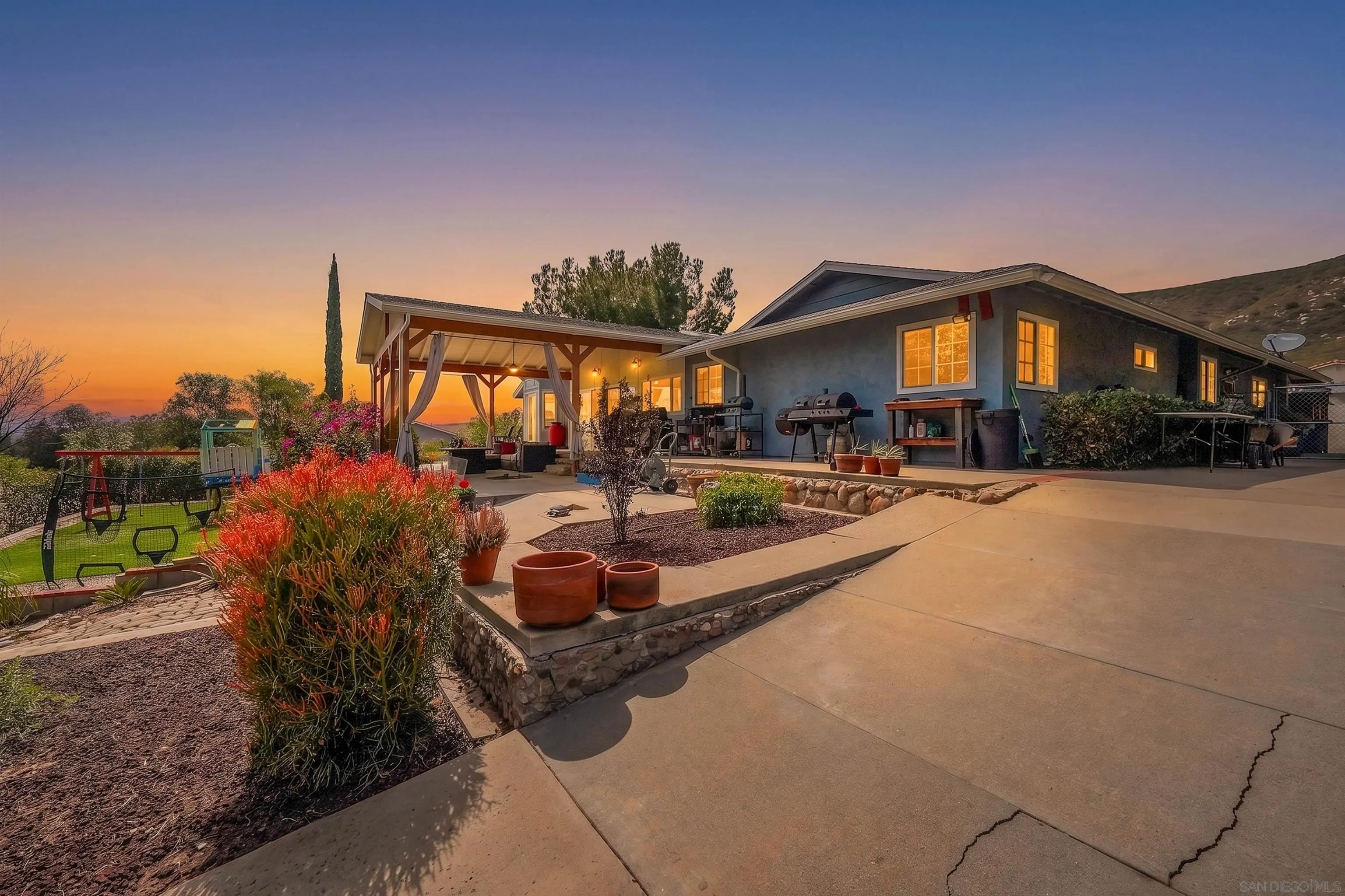 https://cdn.realtyfeed.com/cdn/127/260010853/7cc3e74ebf0e3258925e8b593fbaa8f1.webp