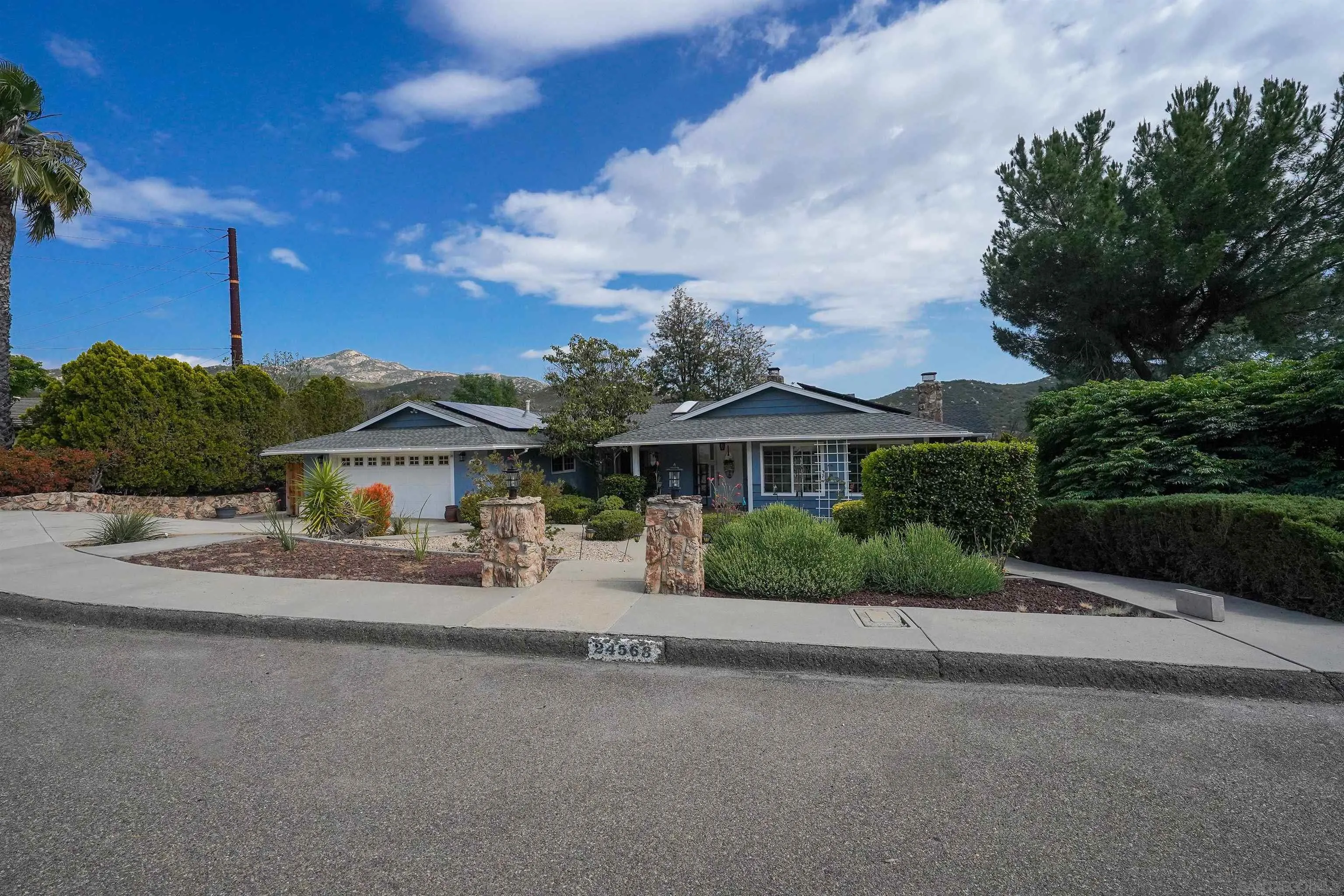 https://cdn.realtyfeed.com/cdn/127/260010853/ab3d81c6c7fe7e5eb1b3cd8e4f73c5b3.webp