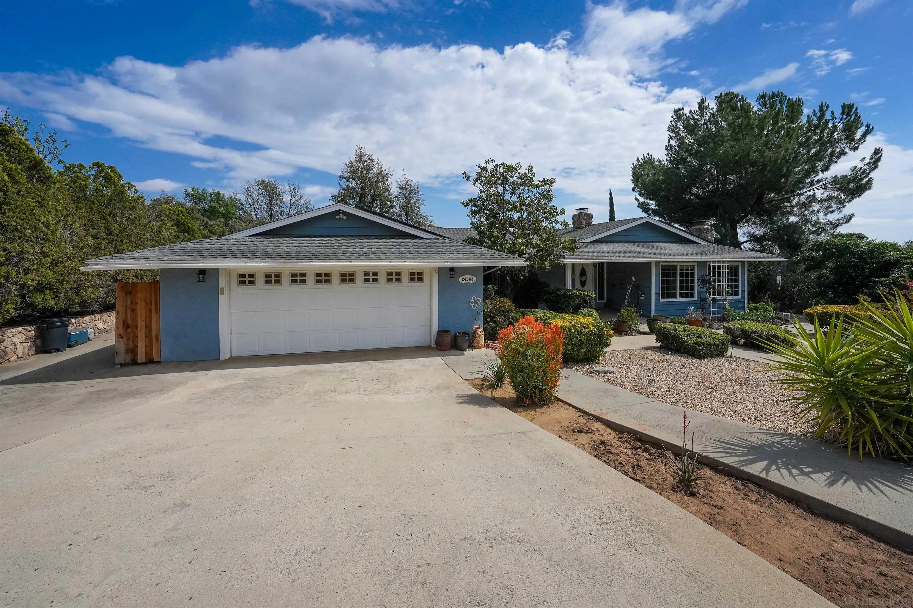 https://cdn.realtyfeed.com/cdn/127/260010853/c5e572f48e69241d65ee6074cd09c730.webp