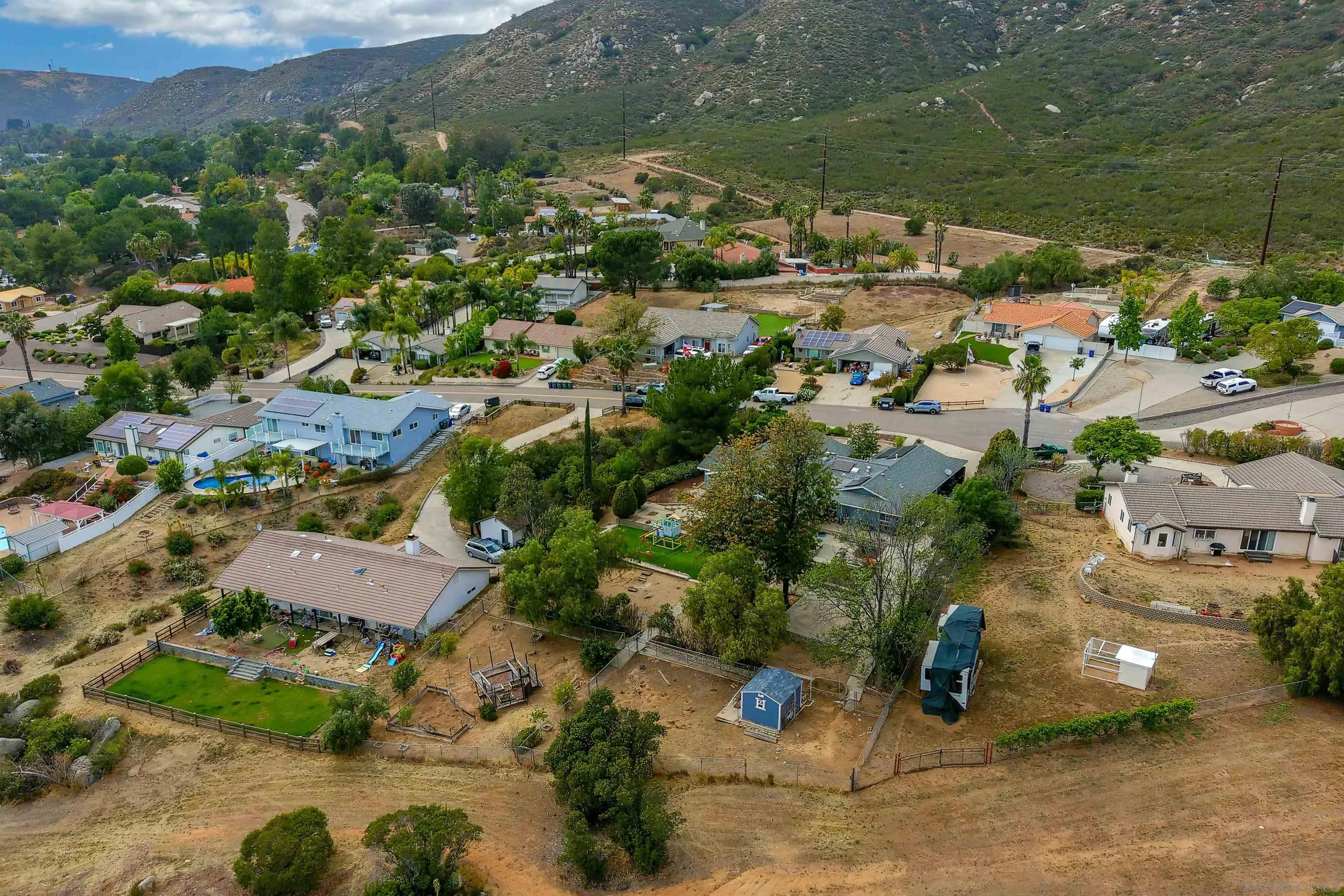 https://cdn.realtyfeed.com/cdn/127/260010853/d2de7e725135f0328e7ffae87d76d91b.webp