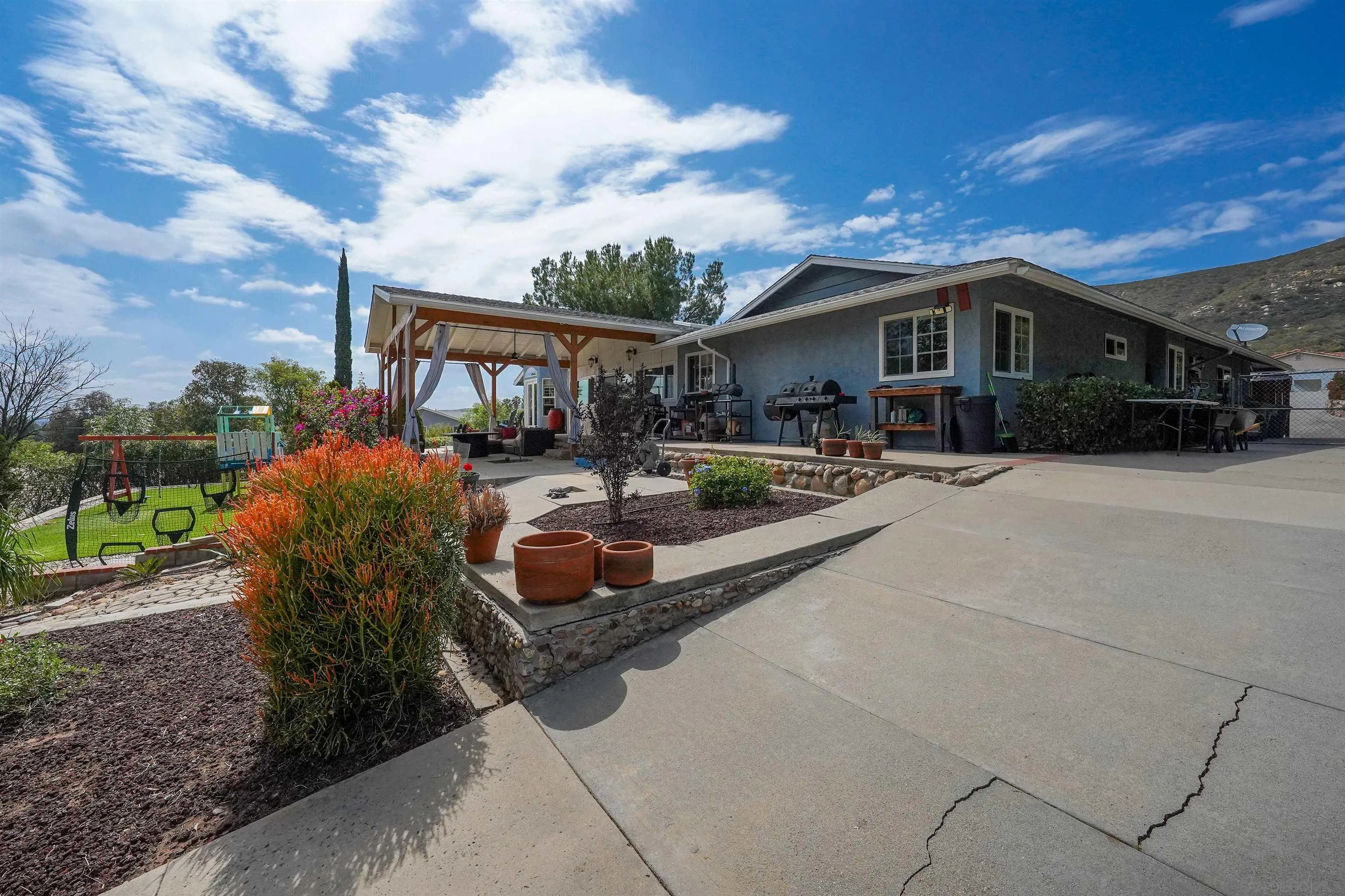 https://cdn.realtyfeed.com/cdn/127/260010853/d3105f314054581a5fe58a42d90d5e7b.webp