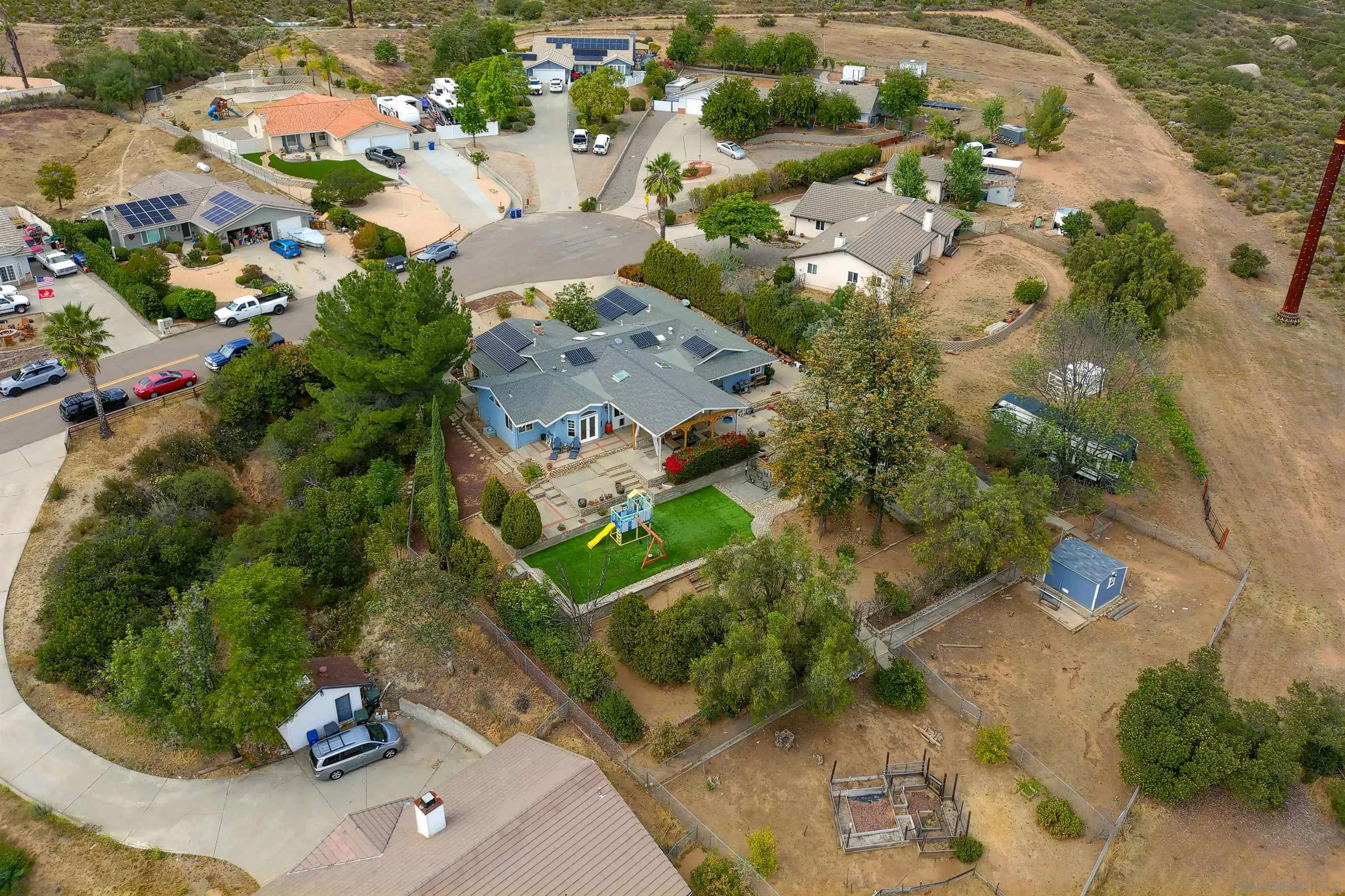 https://cdn.realtyfeed.com/cdn/127/260010853/fc0e42f0a1954c81a946a3d4efb07a37.webp