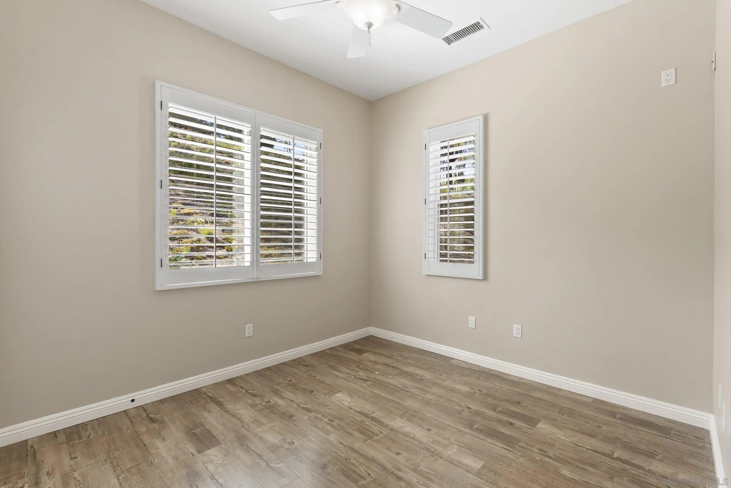 https://cdn.realtyfeed.com/cdn/127/260010854/1c4e05986ec6cab8918ddfd6b697b0d4.webp