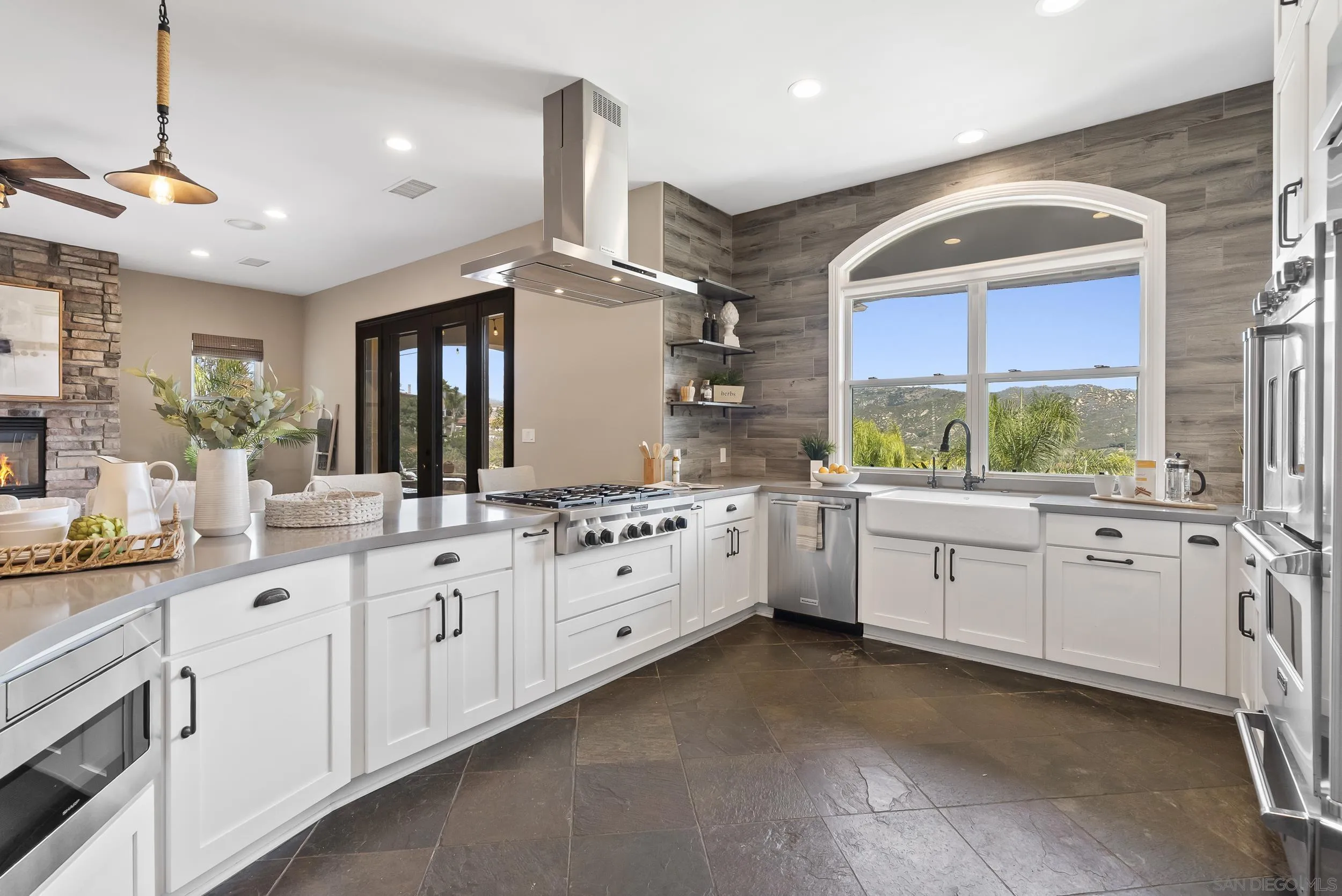 https://cdn.realtyfeed.com/cdn/127/260010854/2d9f11a0015b510e32246fbbfbc30cd8.webp