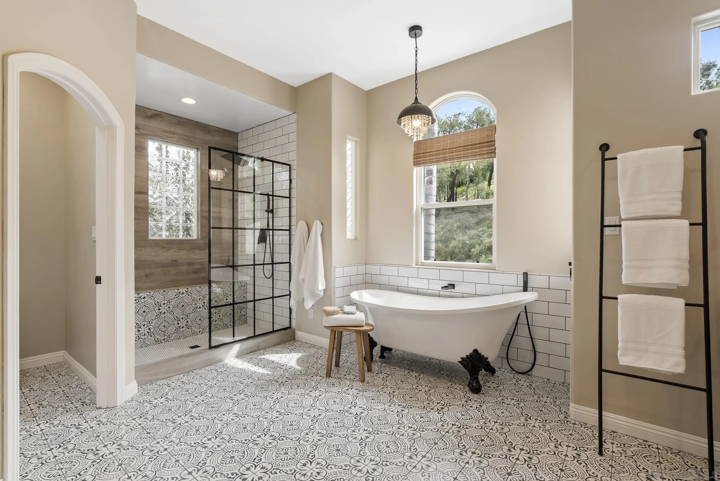 https://cdn.realtyfeed.com/cdn/127/260010854/4608f7e562d7aa32ca9d68184740a543.webp