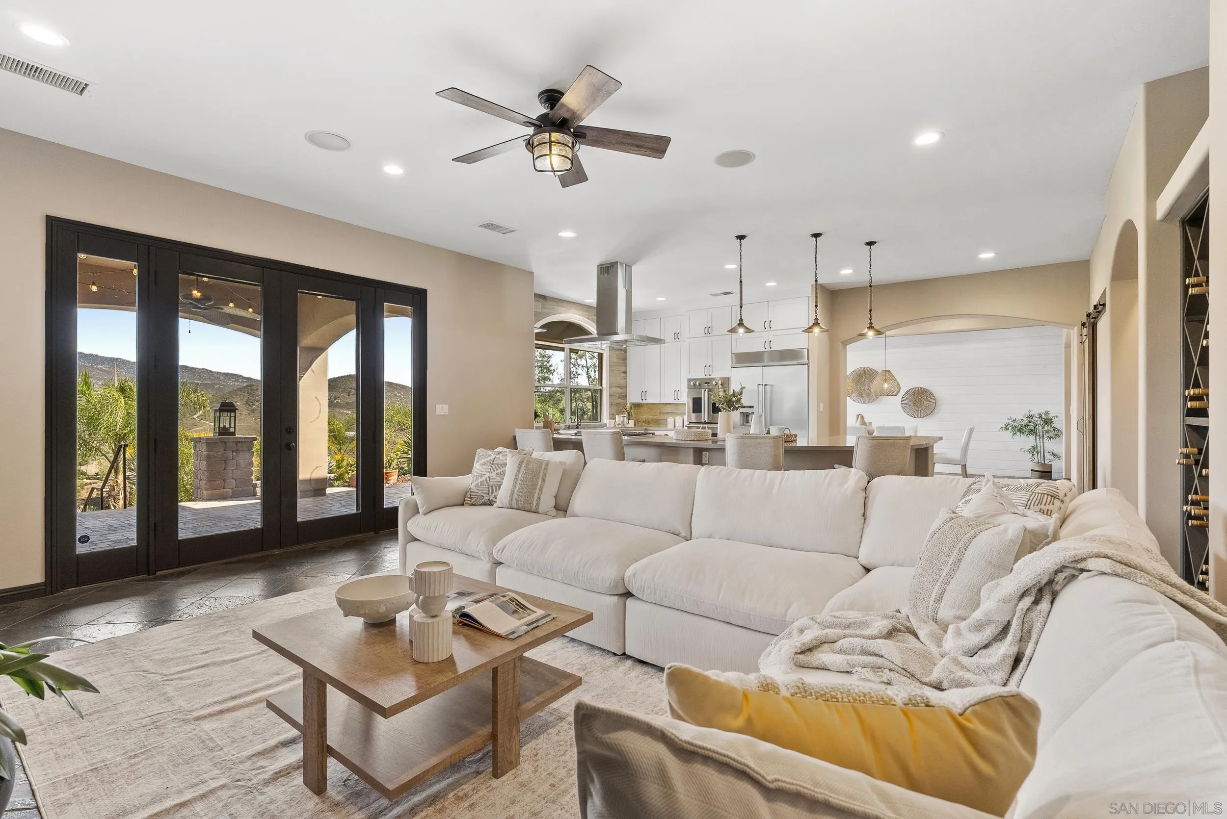 https://cdn.realtyfeed.com/cdn/127/260010854/4bed23a9dda5d789fc06296efa890a4f.webp