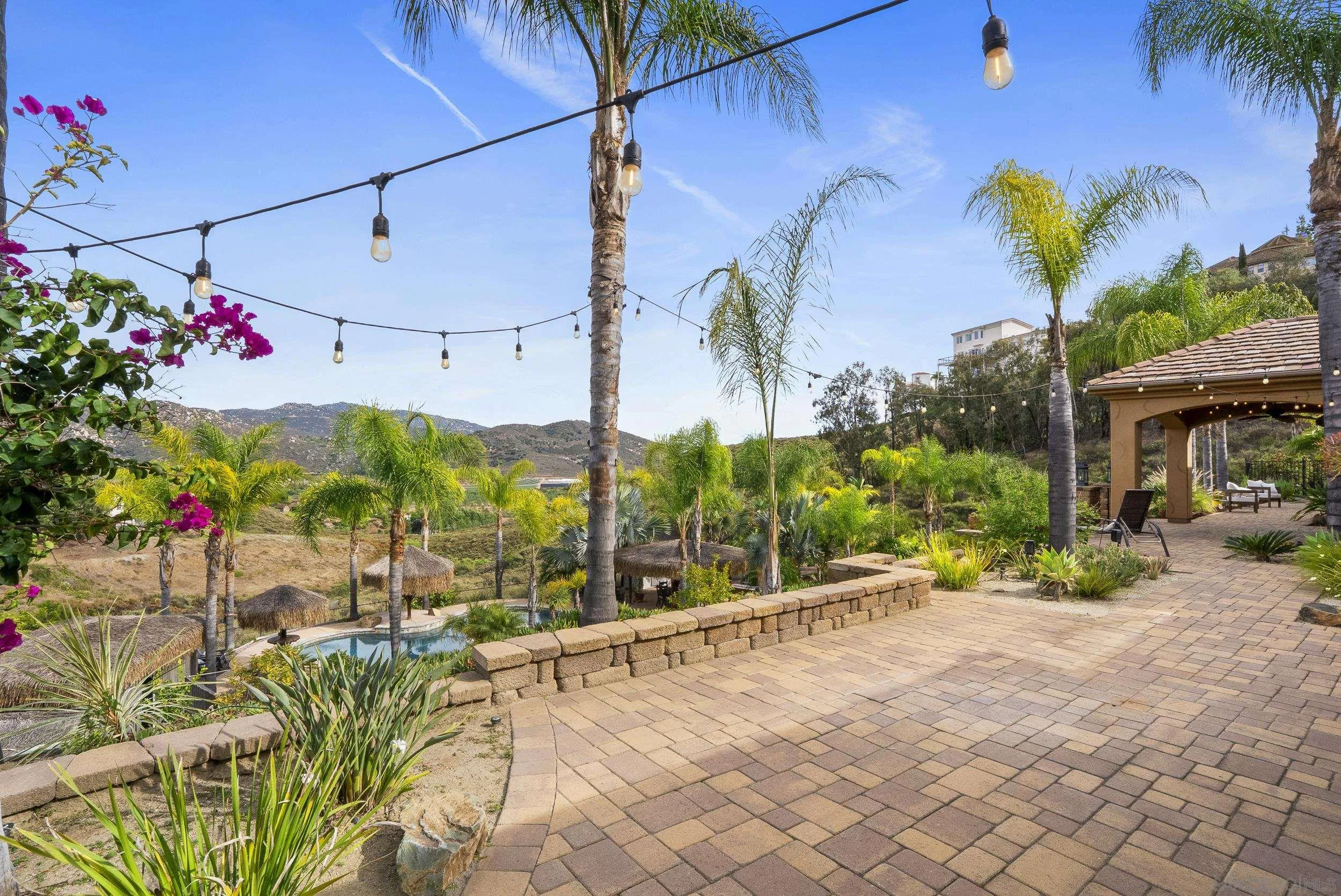 https://cdn.realtyfeed.com/cdn/127/260010854/58dabf8f3955b14052d6491ce450400a.webp
