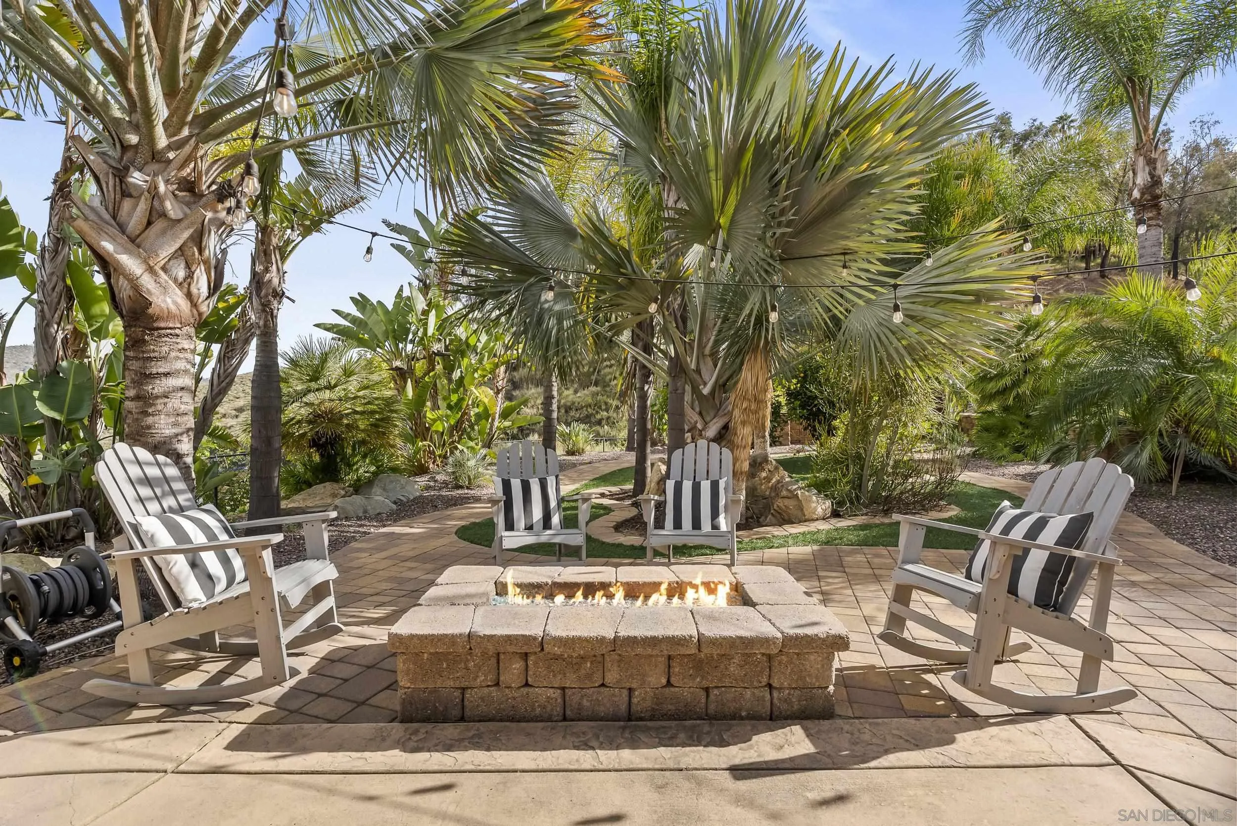 https://cdn.realtyfeed.com/cdn/127/260010854/7b9c283b0dc84bf38f0c6746a8b118b5.webp