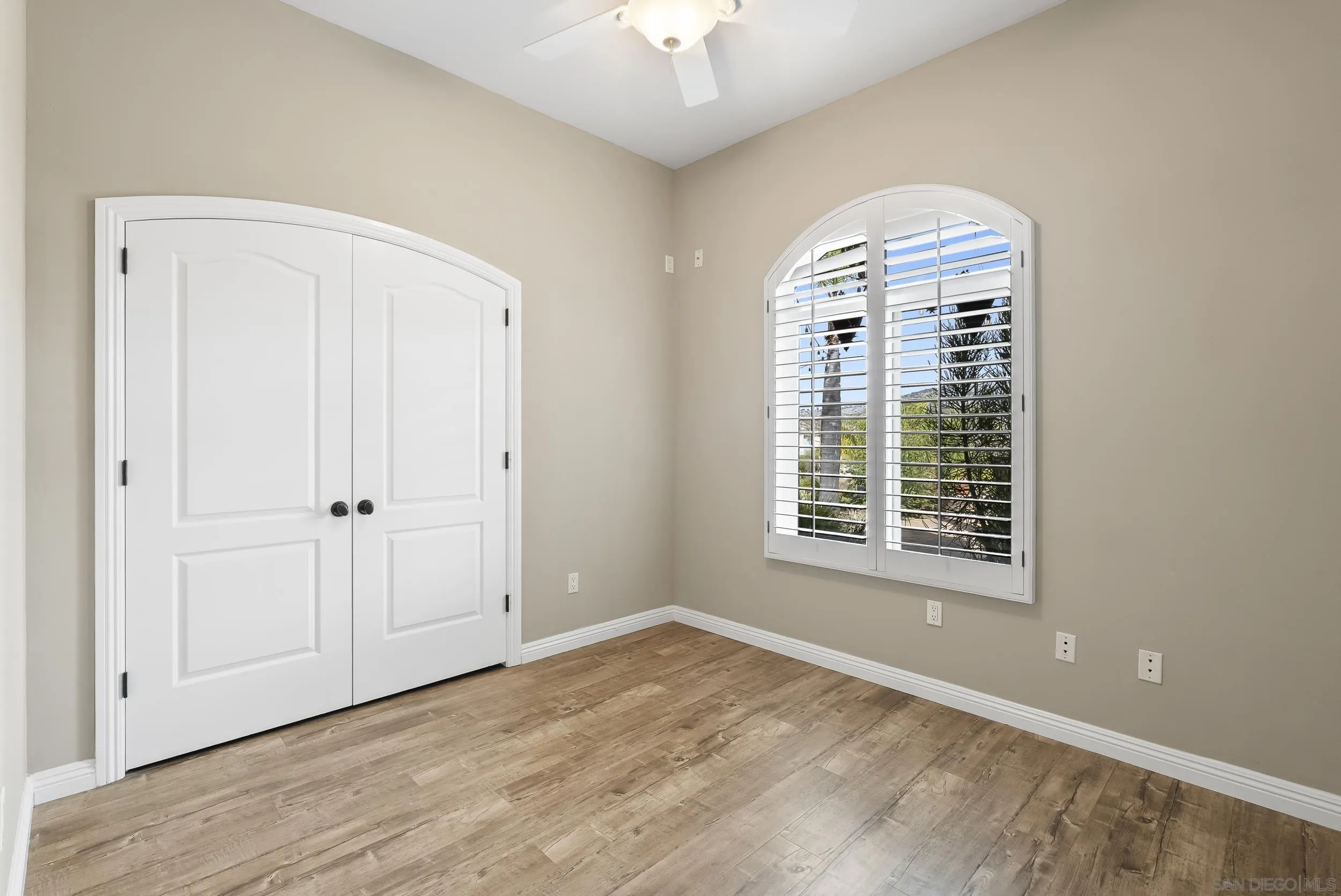 https://cdn.realtyfeed.com/cdn/127/260010854/8ae7d6e4c4929c71a07c2c467c00912c.webp