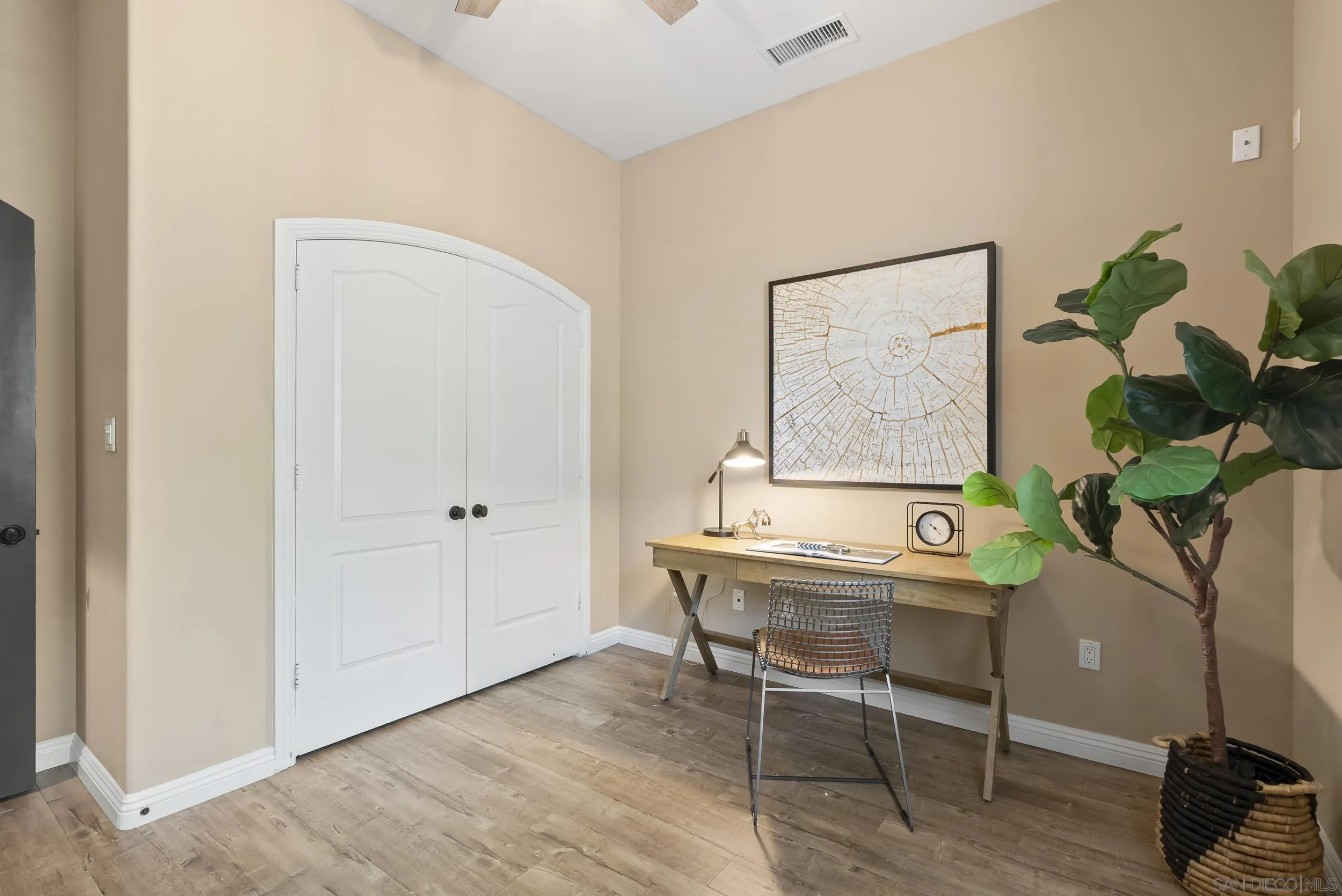https://cdn.realtyfeed.com/cdn/127/260010854/93f7f377f0fab10b2d7cdf63ea1833b6.webp
