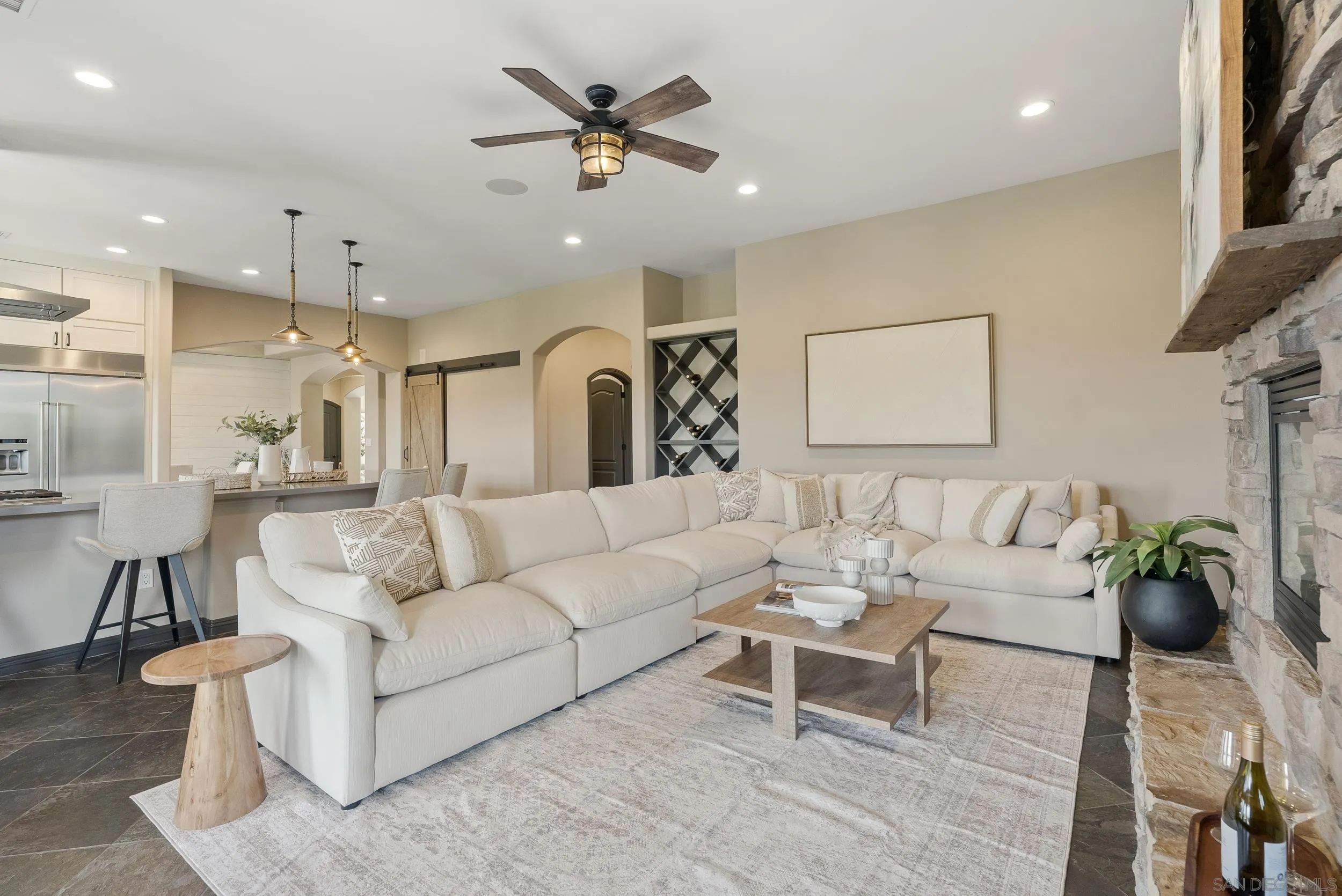 https://cdn.realtyfeed.com/cdn/127/260010854/97bb76c847a8c2cbd3207493c97fecc7.webp