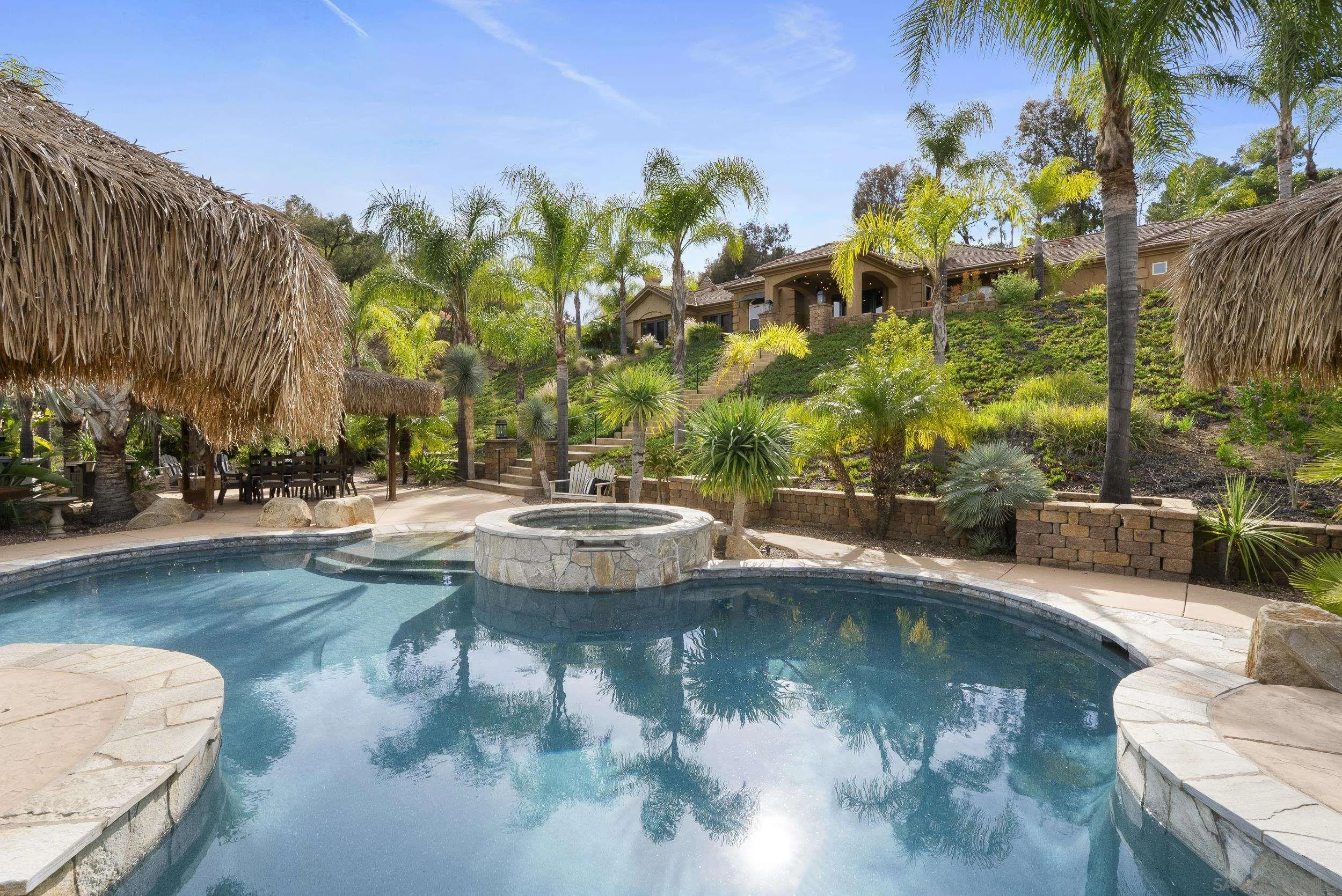 https://cdn.realtyfeed.com/cdn/127/260010854/b6e50dc45a3419aa7cc50b81e2eef6df.webp