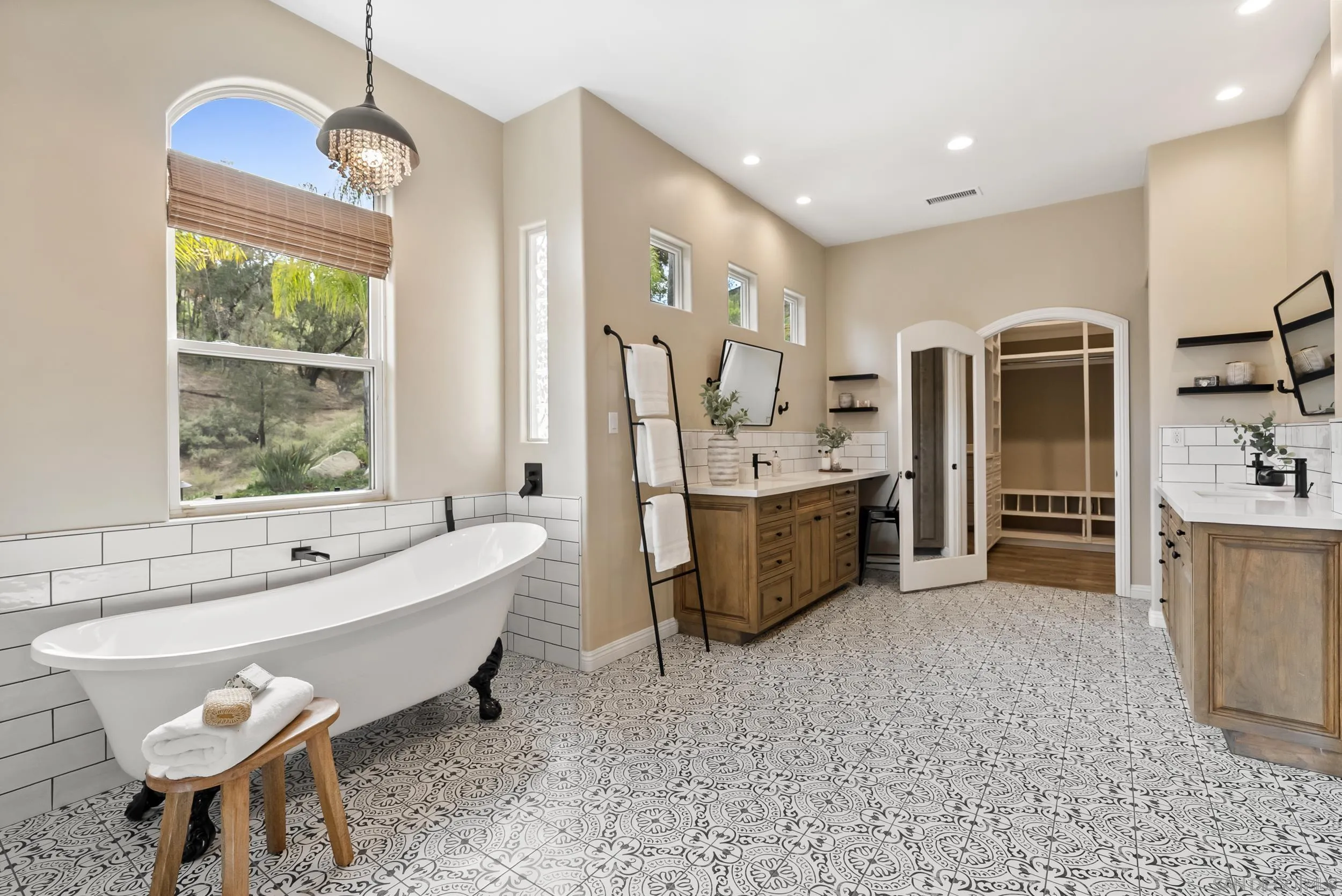 https://cdn.realtyfeed.com/cdn/127/260010854/e219efd151ea6428659c49347f1583e3.webp
