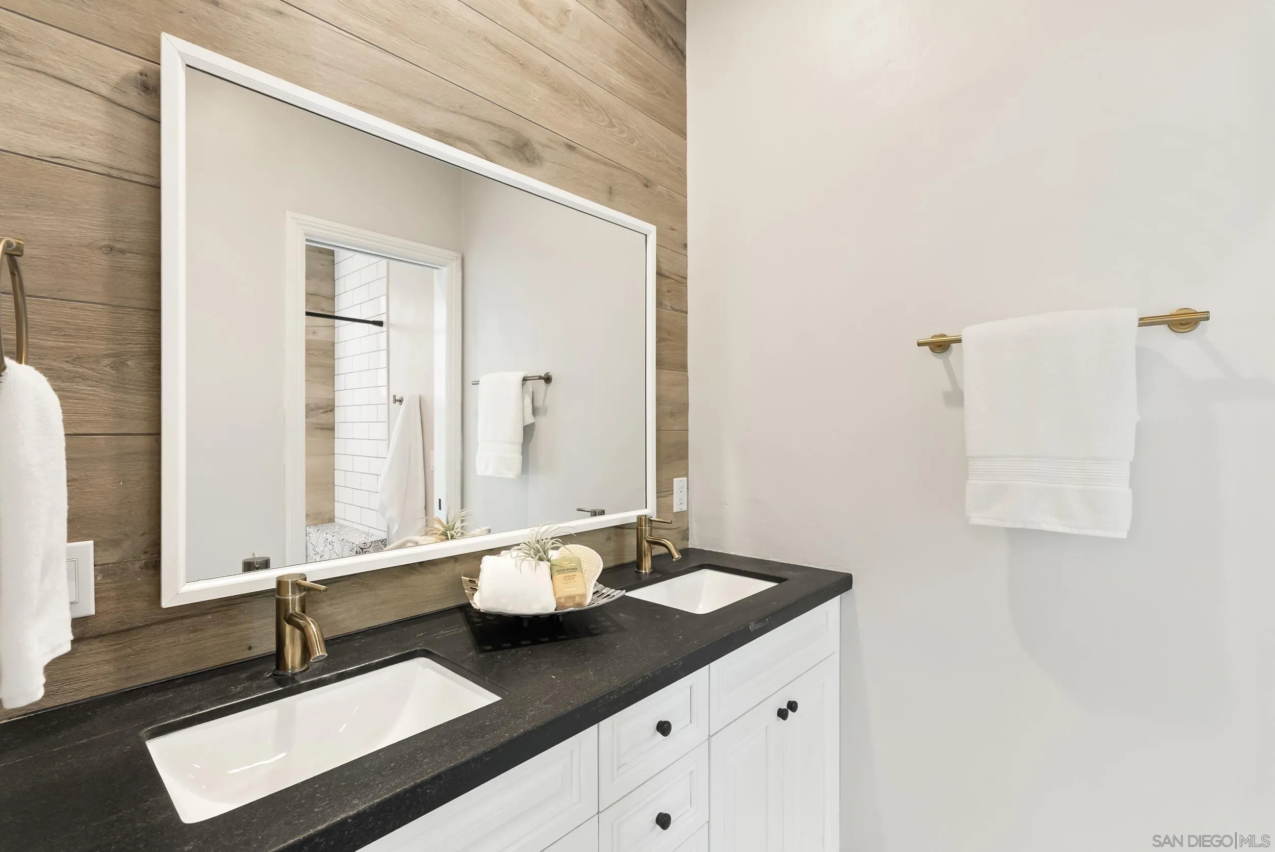 https://cdn.realtyfeed.com/cdn/127/260010854/f7df053583c7fc59d2464e9ed72a729a.webp