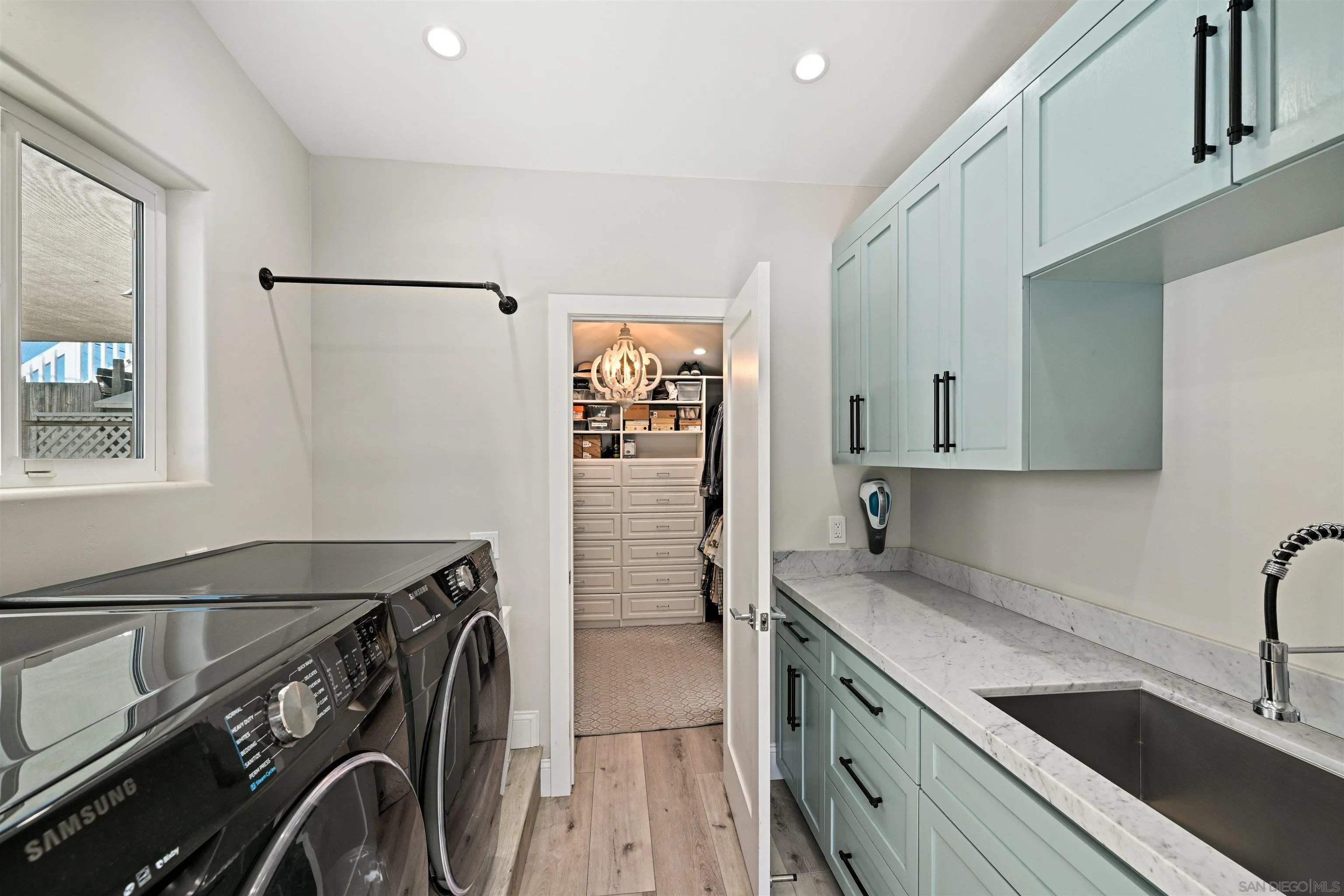 https://cdn.realtyfeed.com/cdn/127/260010855/979eb6a93db8d21066bf789ac478a4c2.webp
