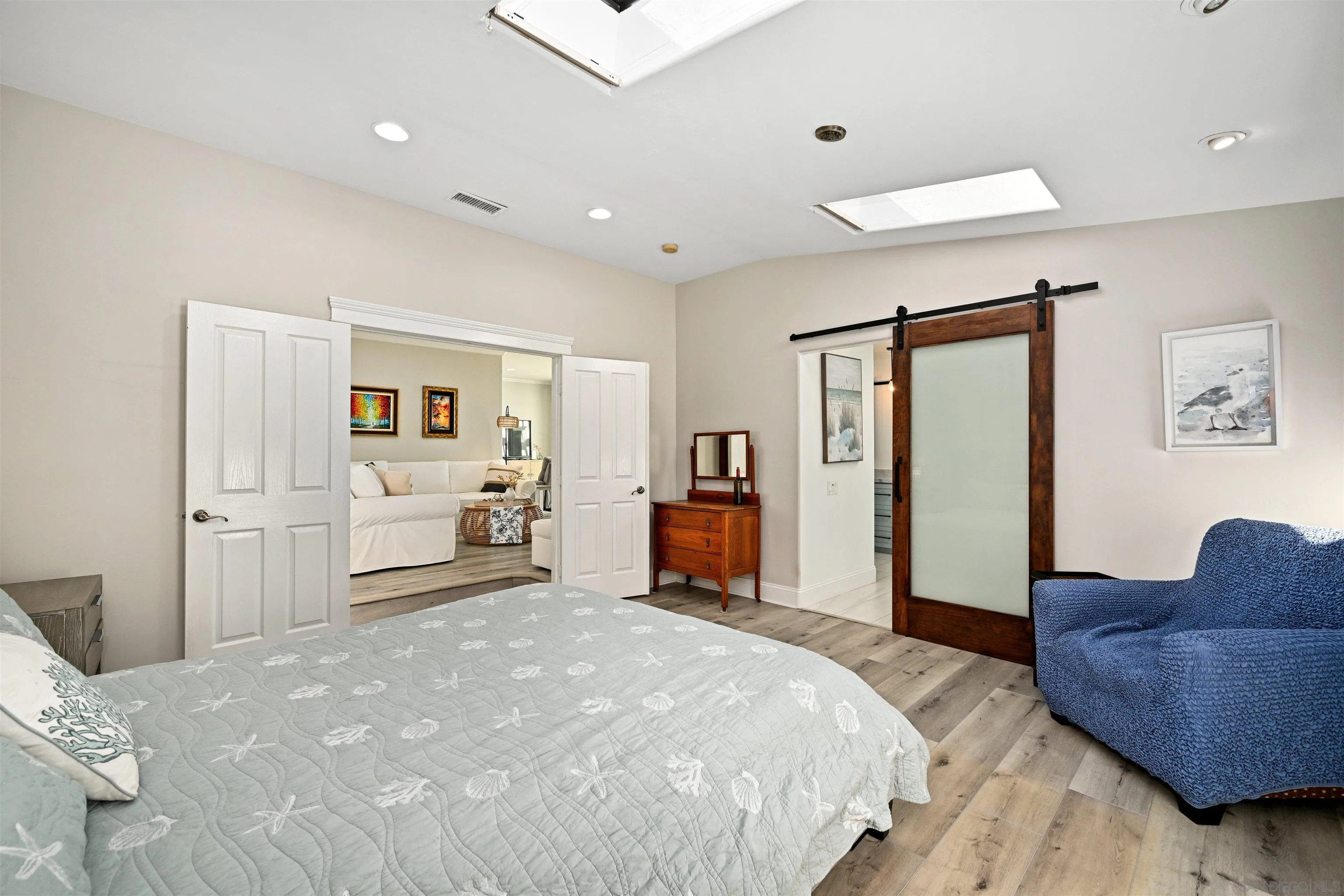 https://cdn.realtyfeed.com/cdn/127/260010855/de8f4659caf25db74cfc6e42b80af6b2.webp