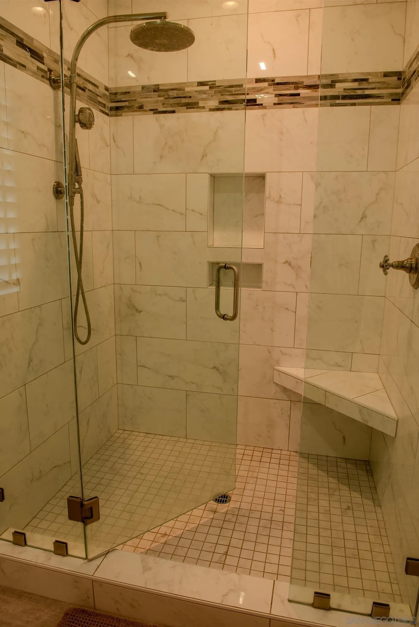 https://cdn.realtyfeed.com/cdn/127/260010858/1694d45a8406ca28dd120a56cfbaa4af.webp