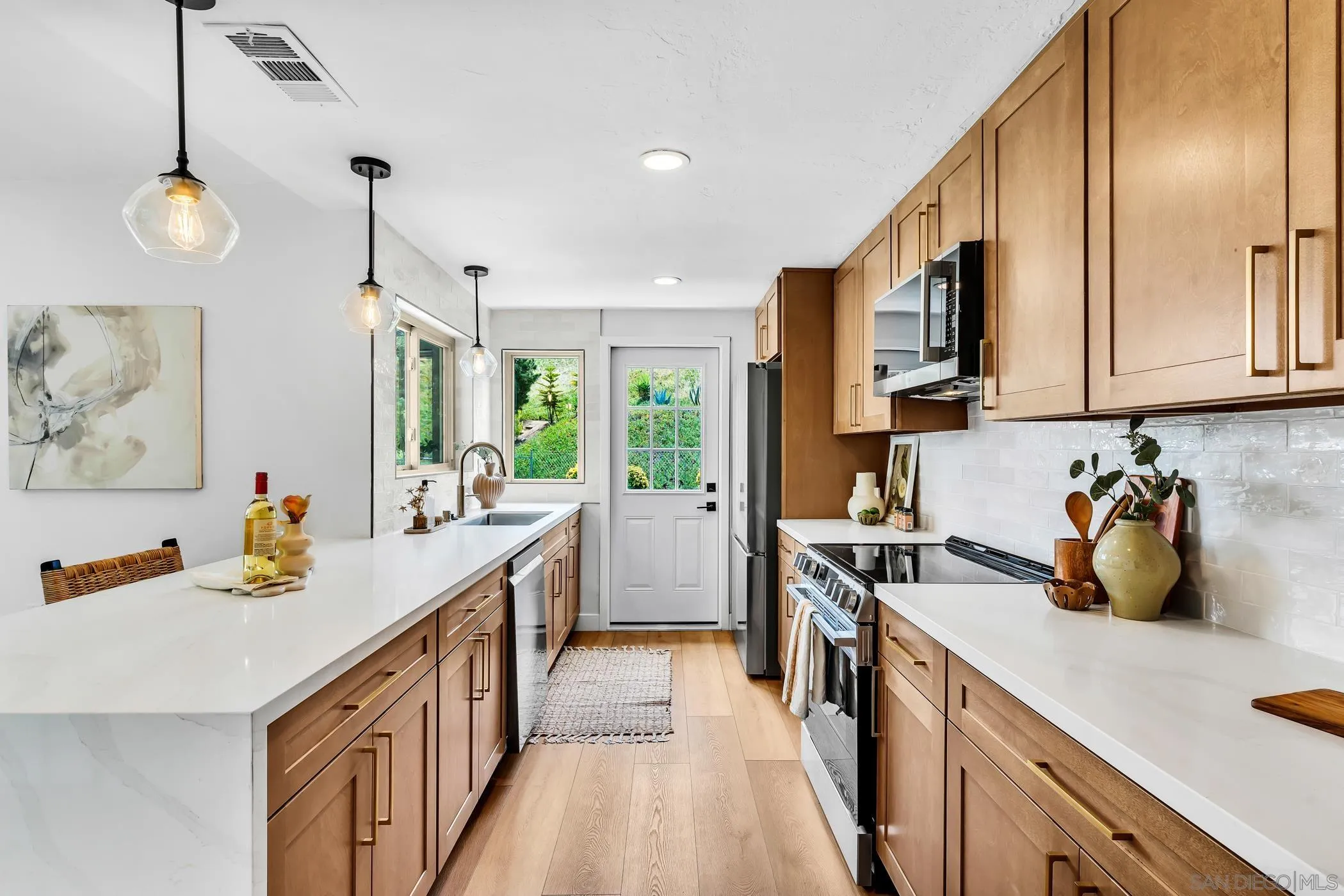 https://cdn.realtyfeed.com/cdn/127/260010859/2056b8ab2e6d56ca4c37b56b8cdcf5f4.webp