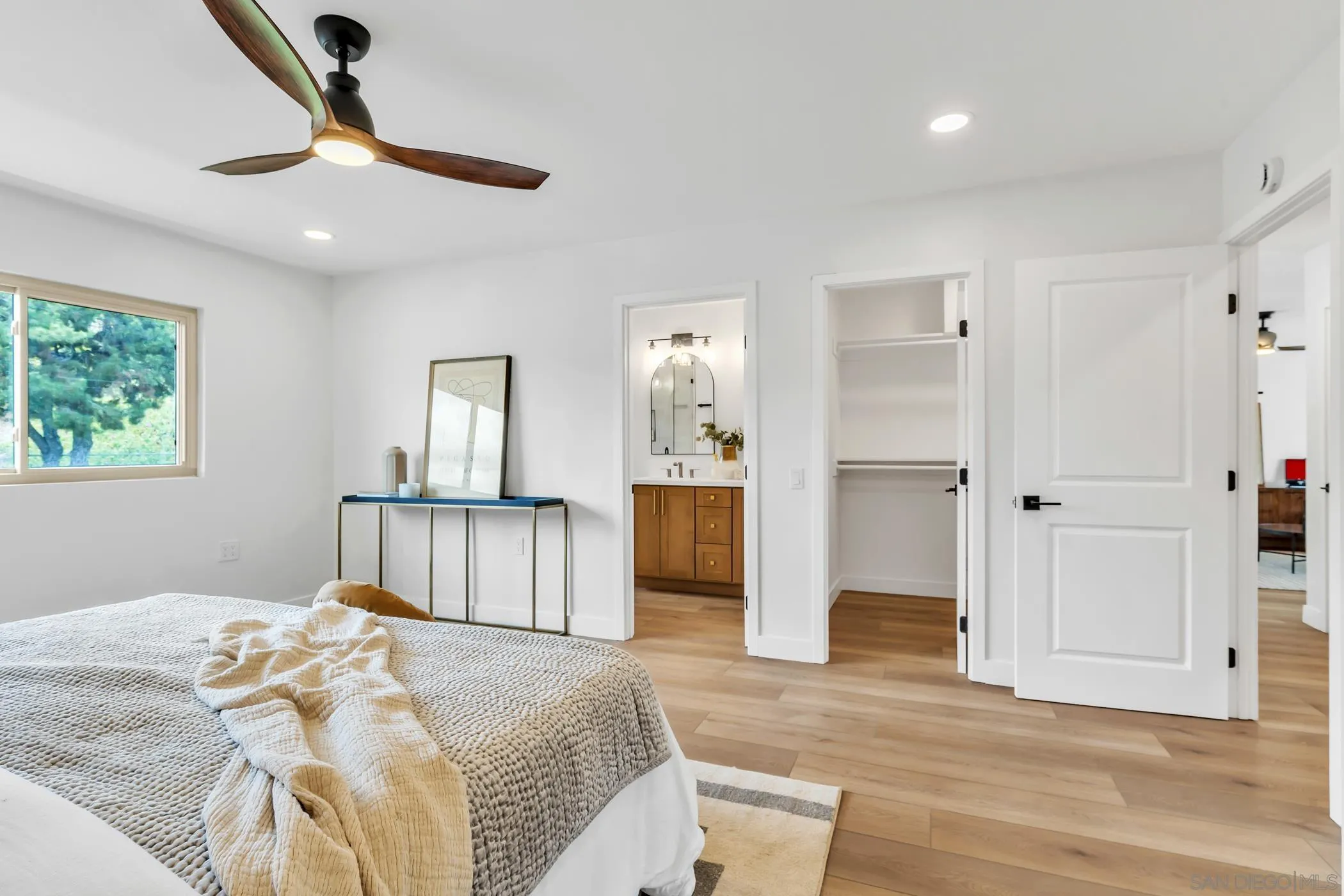 https://cdn.realtyfeed.com/cdn/127/260010859/205ab405a09664f4bc760fe280686a89.webp