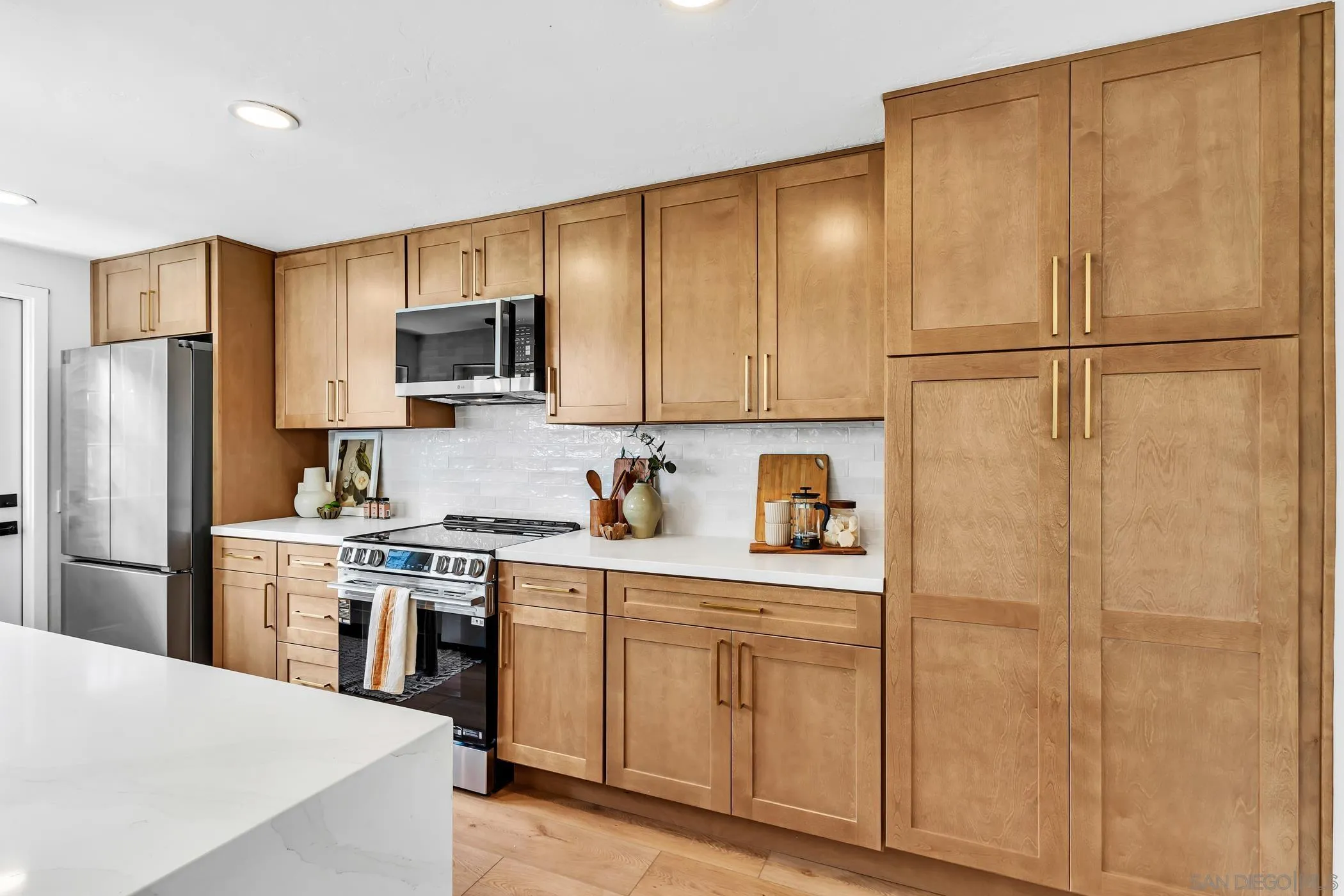 https://cdn.realtyfeed.com/cdn/127/260010859/3c52b264c079004bca80b9c75bda3cc1.webp