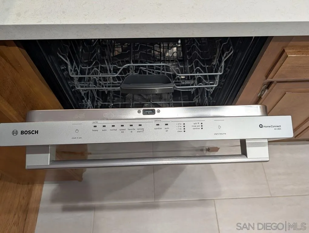 Photo #6: 260010863 Listing: Photo #6