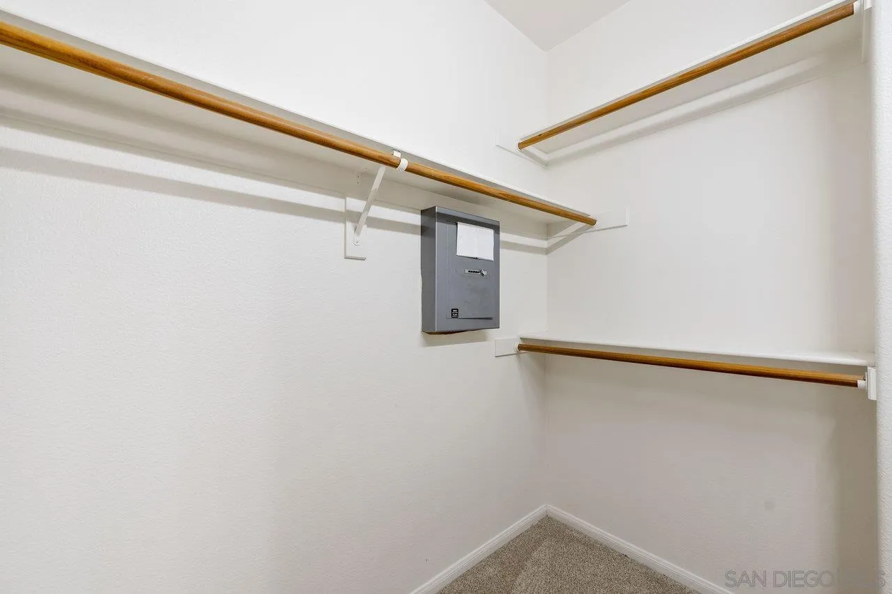 https://cdn.realtyfeed.com/cdn/127/260010866/4b0377c793c85356dbabb71f00743371.webp