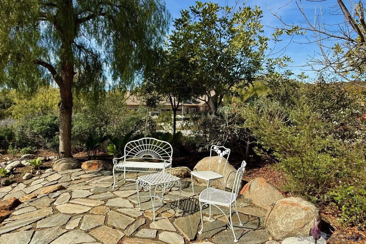 https://cdn.realtyfeed.com/cdn/127/260010866/95b99a88caf7da8d2fbd6ba151e2a6d7.webp