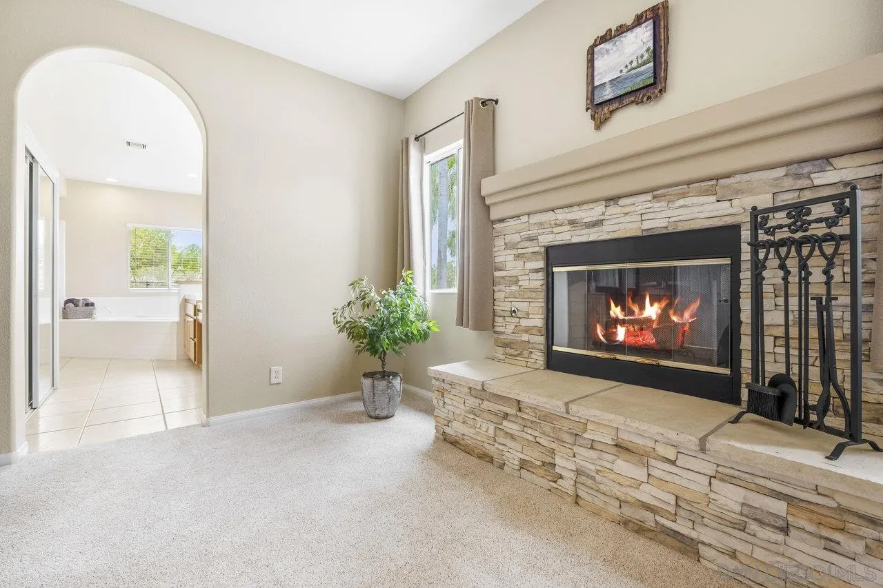 https://cdn.realtyfeed.com/cdn/127/260010866/aeee2164b927243216dd57841fb696ce.webp